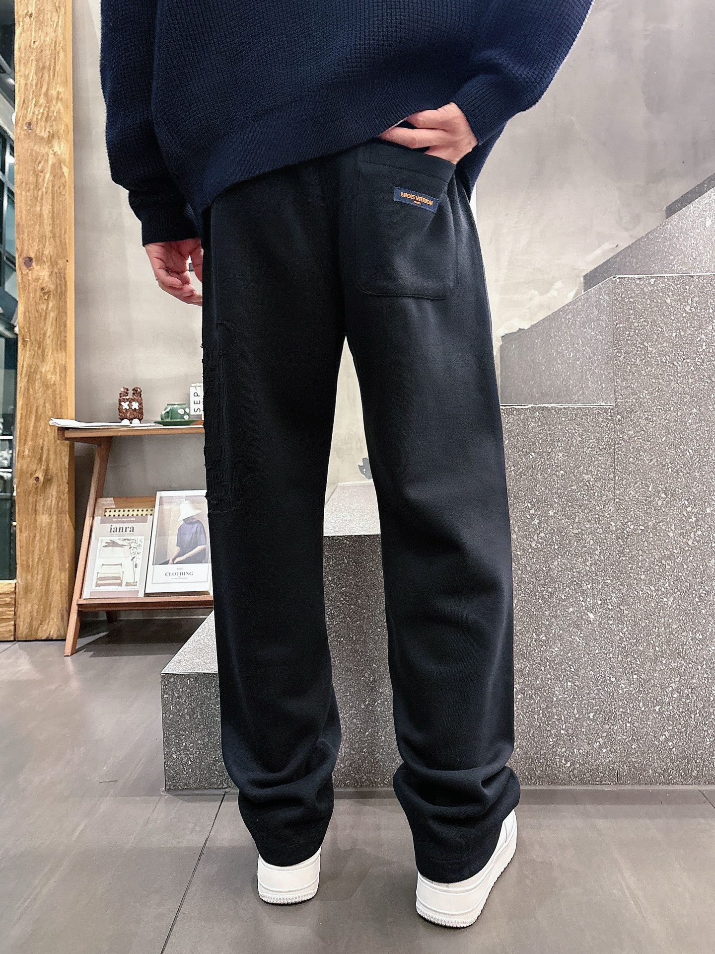 Louis Vuitton Basic Clothing M-l-xl
