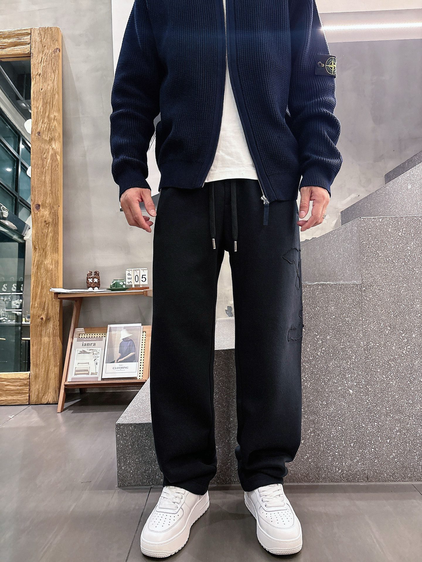 Louis Vuitton Basic Clothing M-l-xl