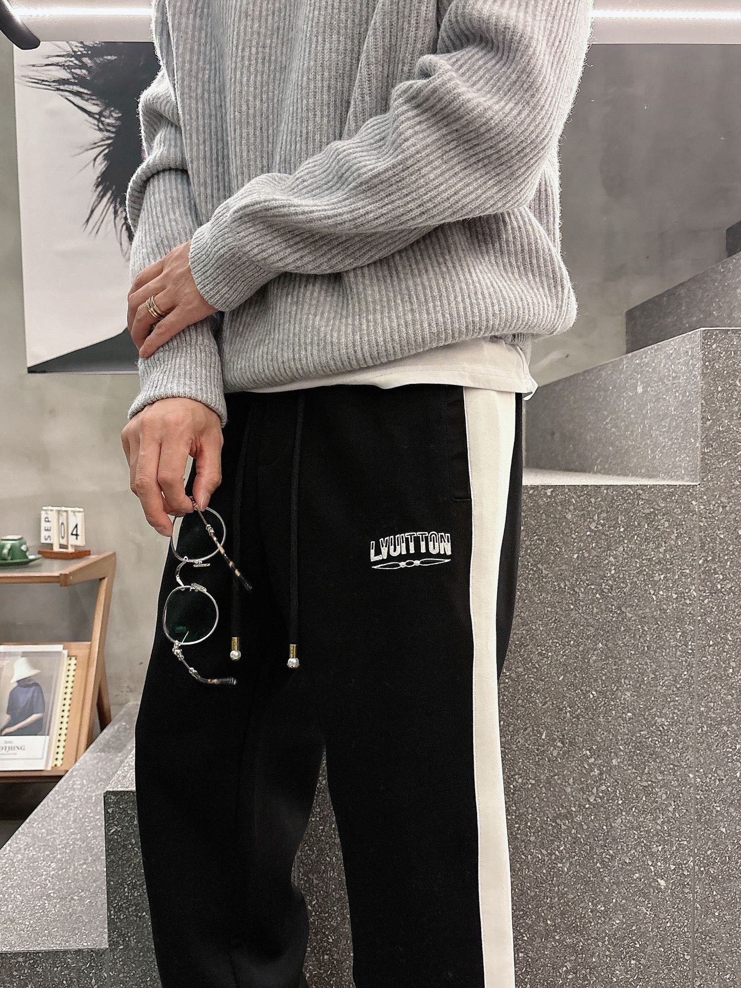 Louis Vuitton Basic Clothing M-l-xl