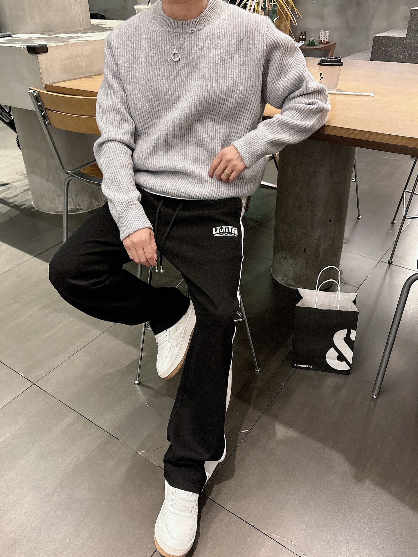 Louis Vuitton Basic Clothing M-l-xl