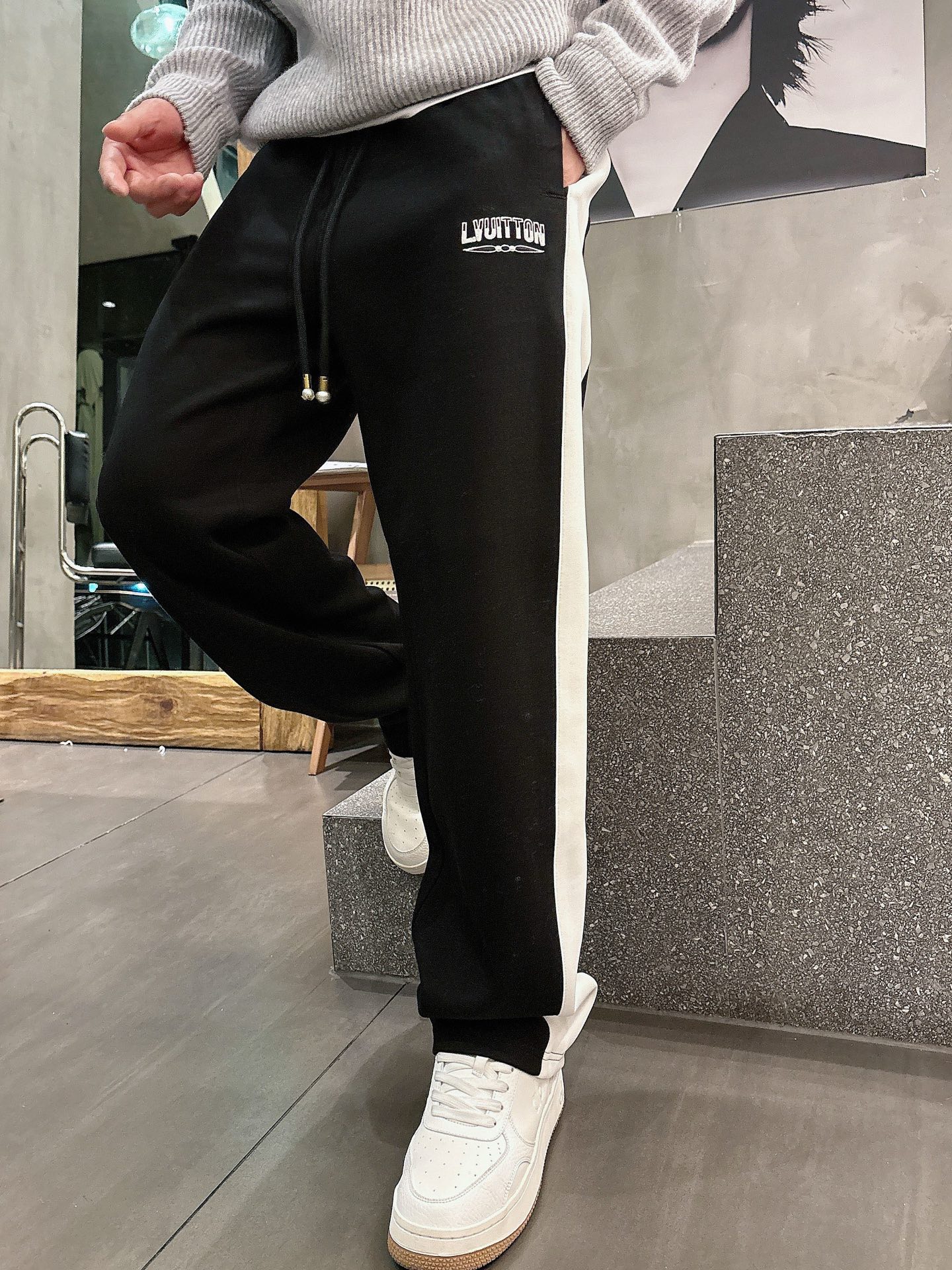 Louis Vuitton Basic Clothing M-l-xl