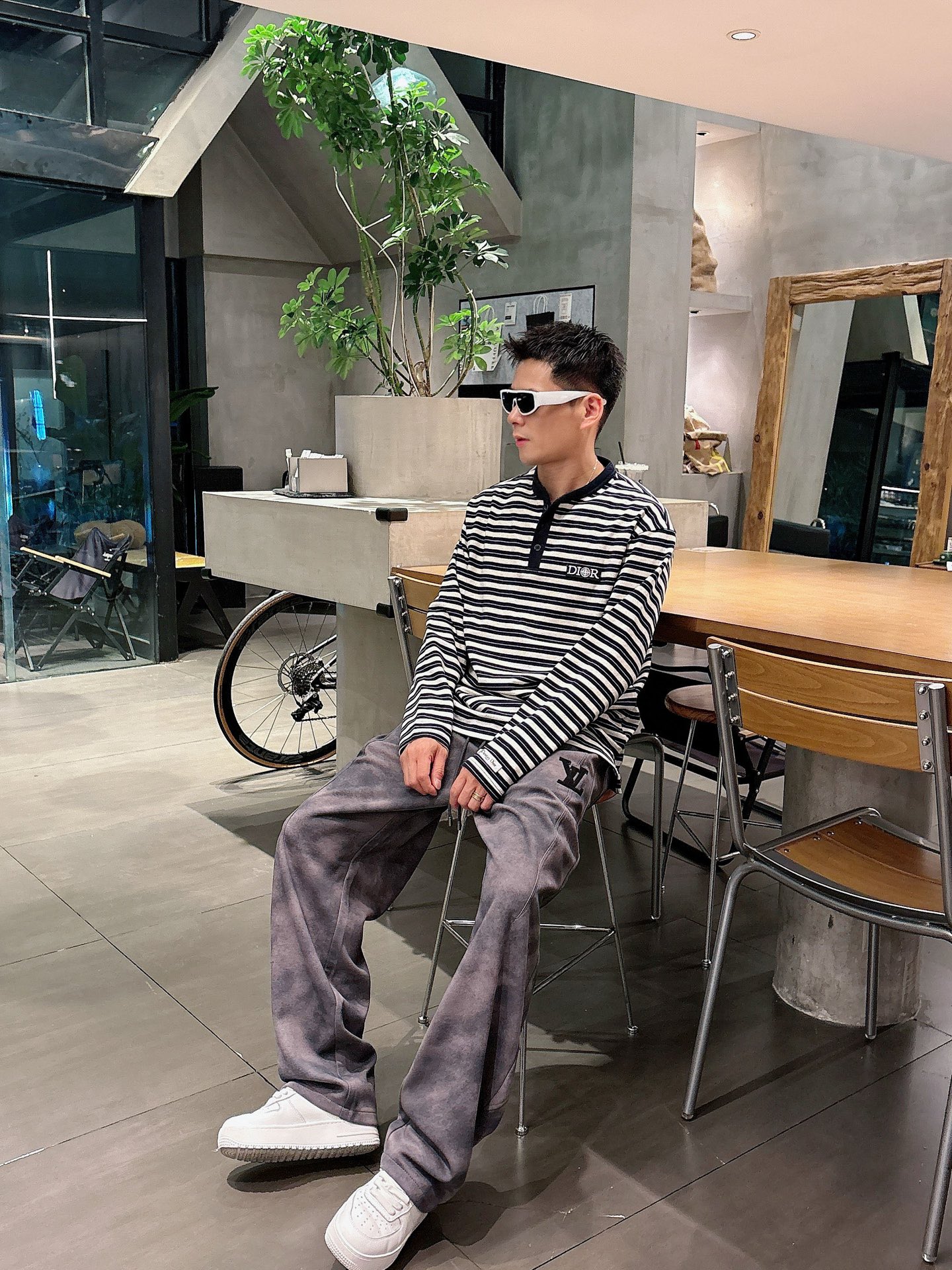 Louis Vuitton Basic Clothing M-l-xl