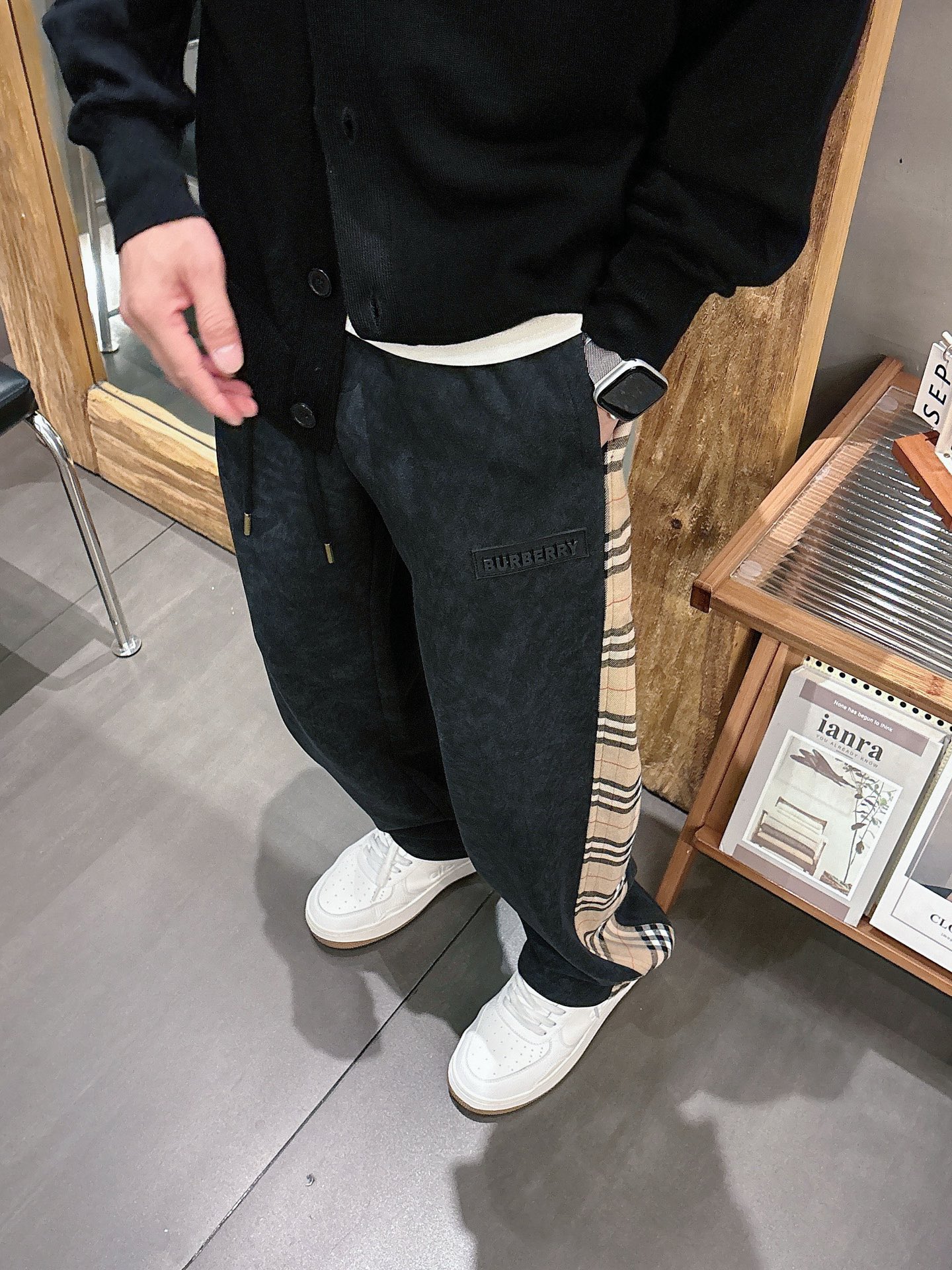 Burberry Basic Clothing M-l-xl
