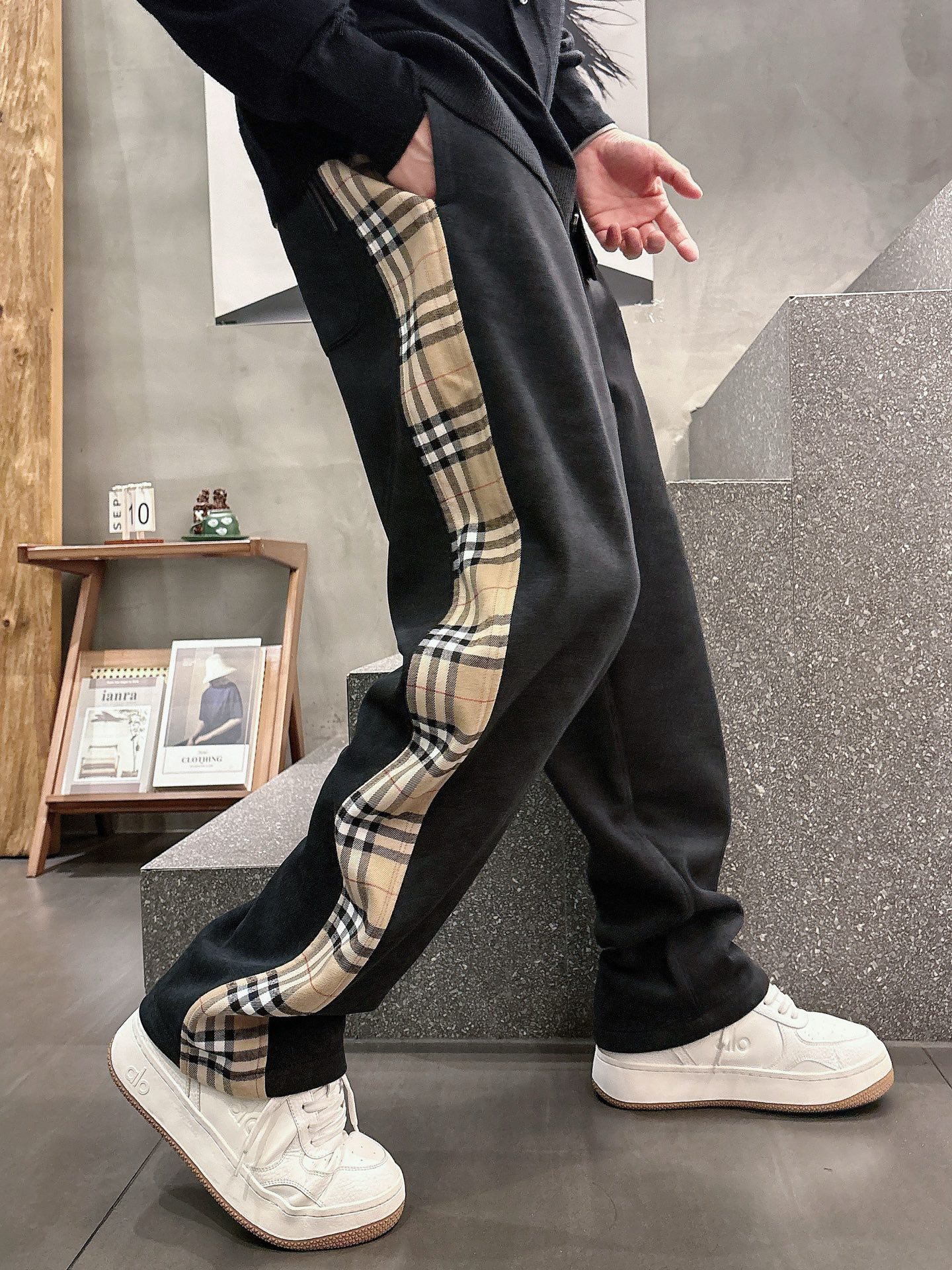 Burberry Basic Clothing M-l-xl