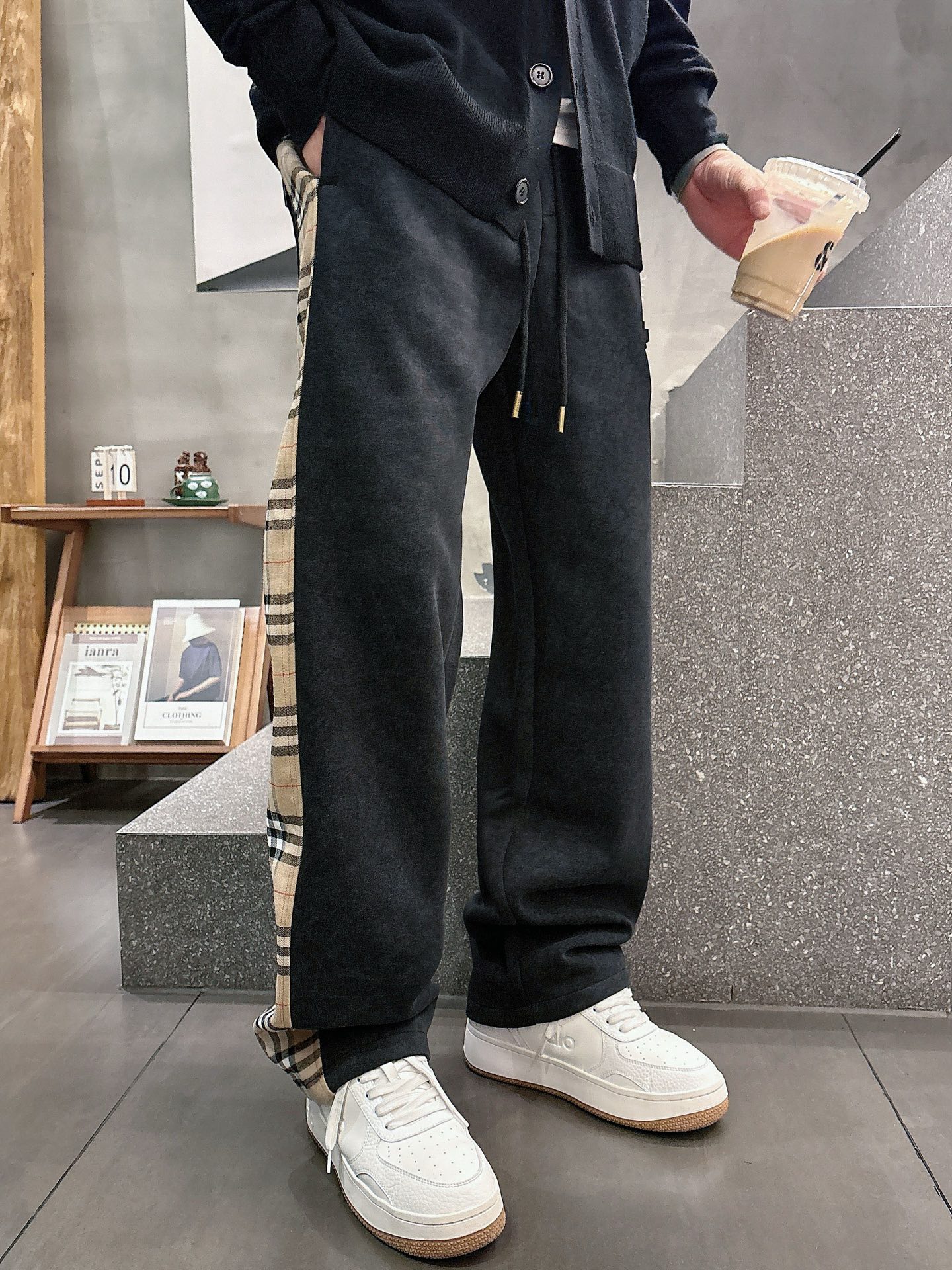 Burberry Basic Clothing M-l-xl