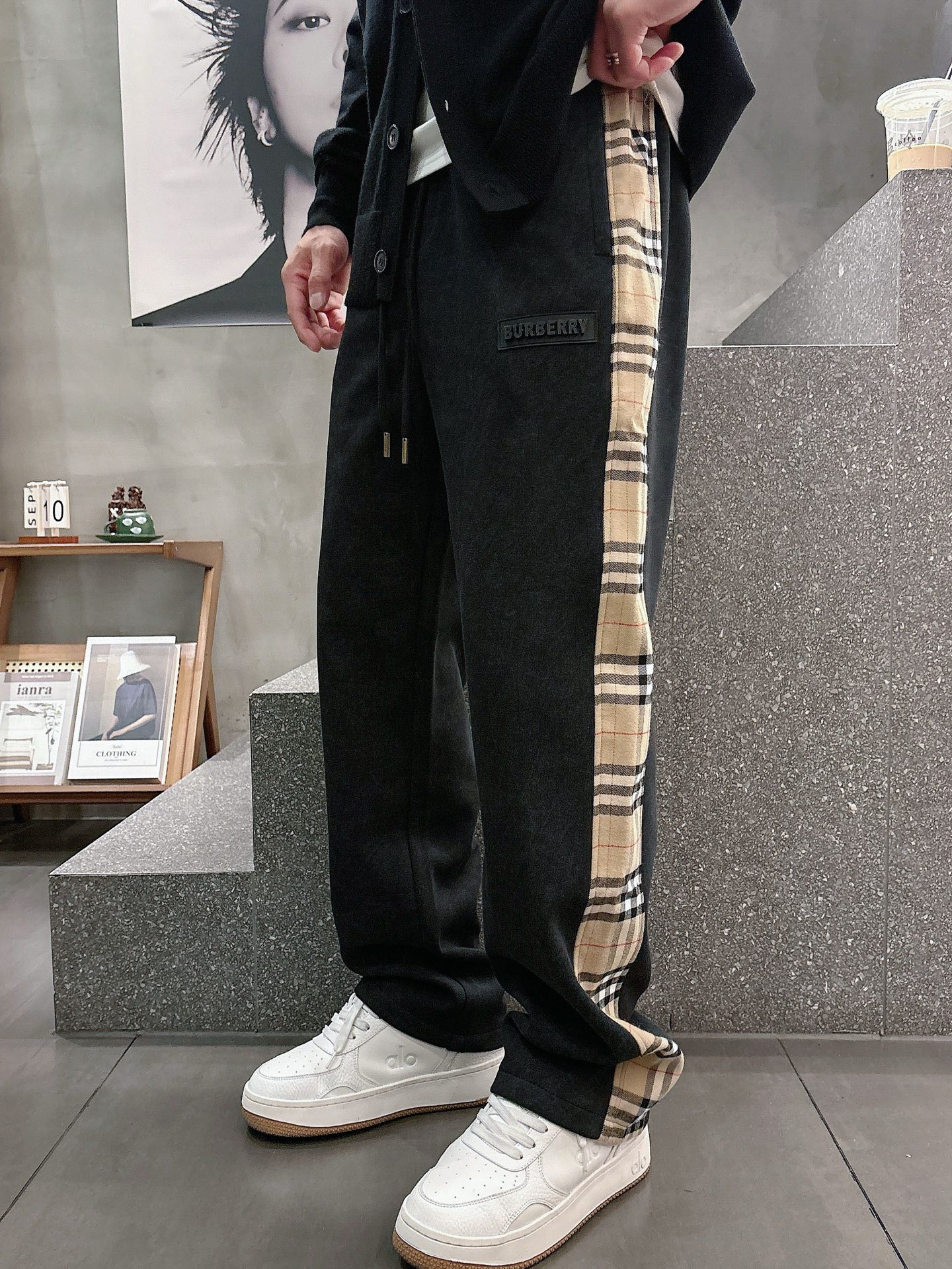 Burberry Basic Clothing M-l-xl