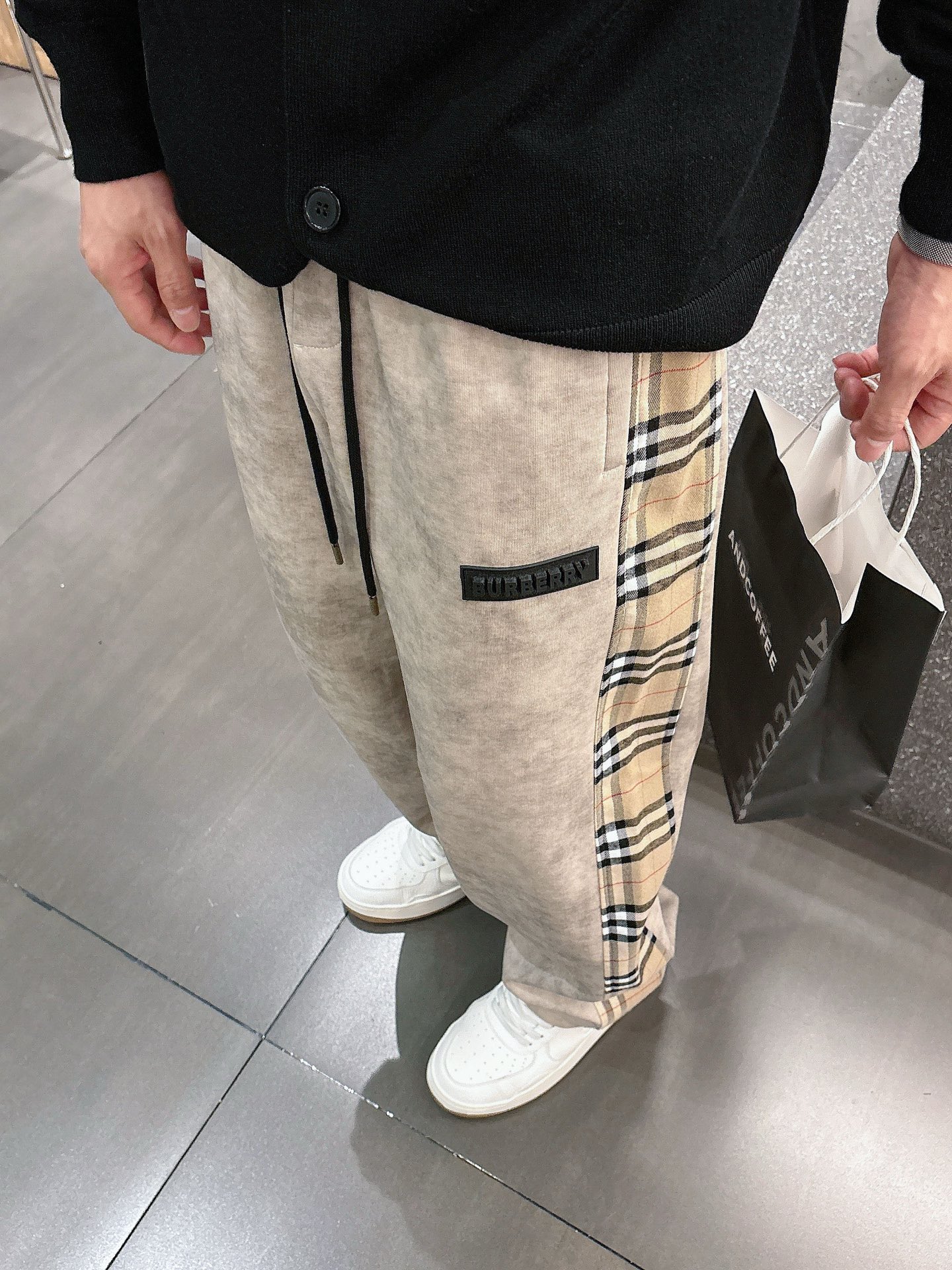 Burberry Basic Clothing M-l-xl