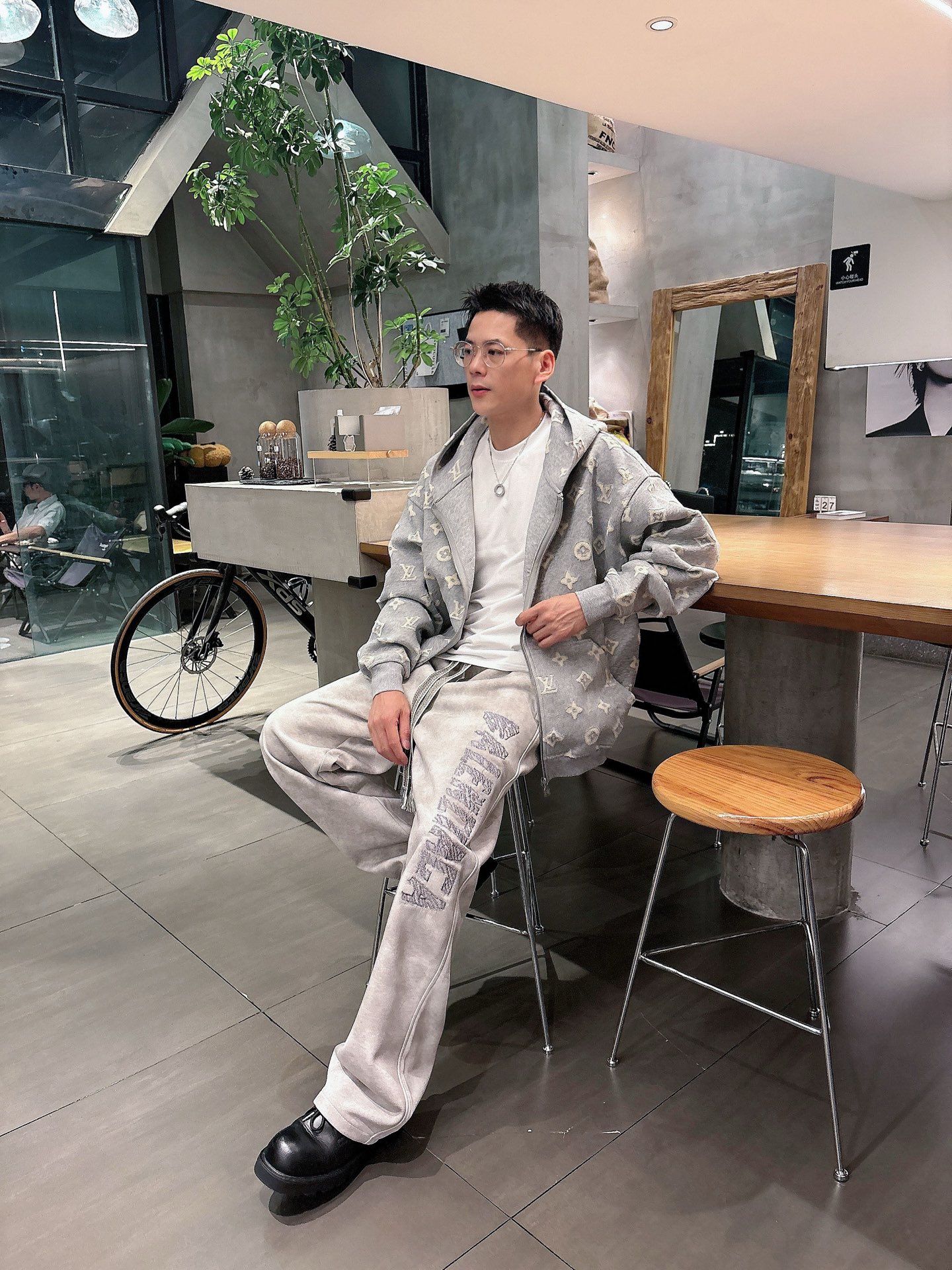Balenciaga Basic Clothing M-l-xl