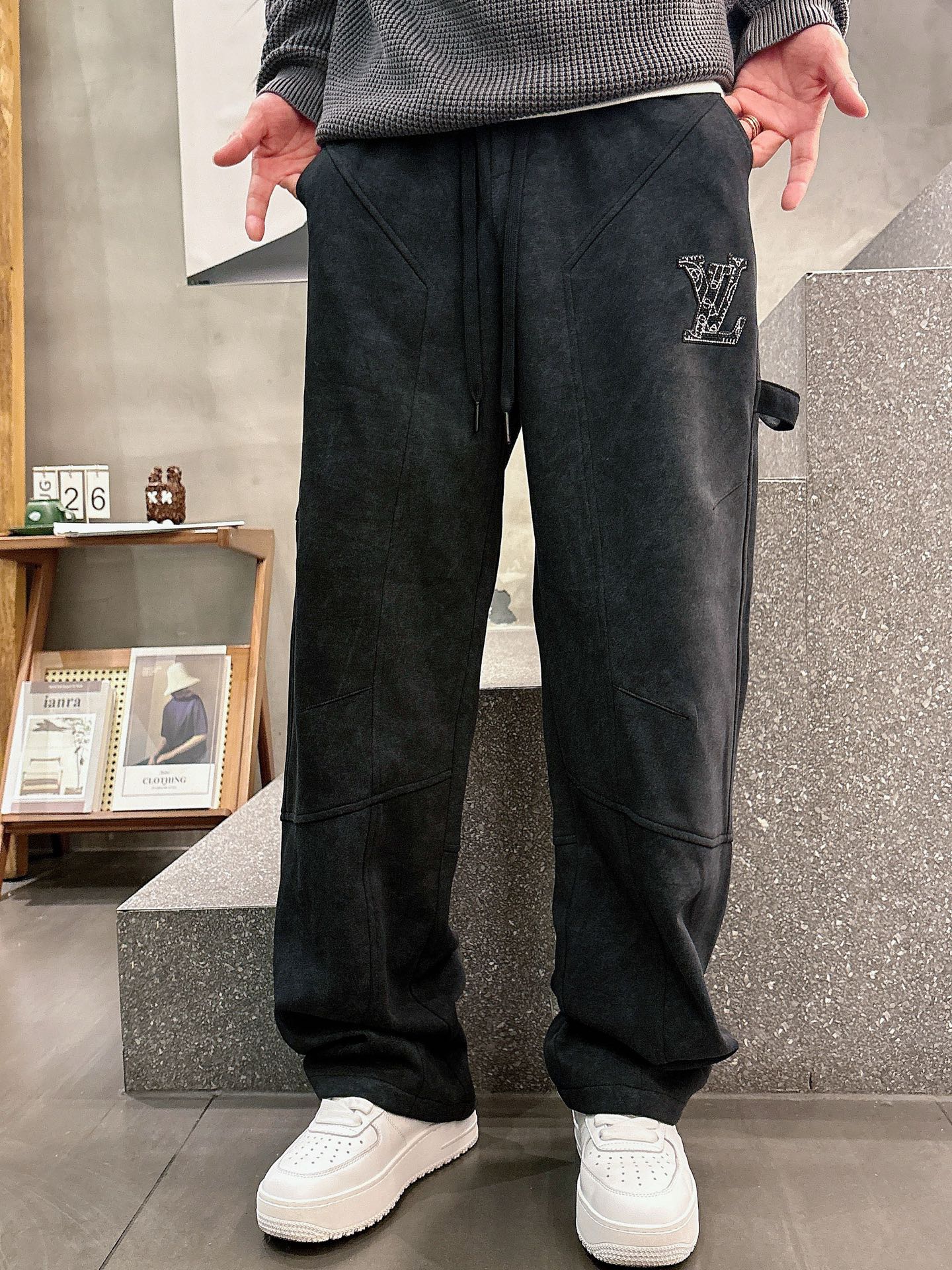 Louis Vuitton Basic Clothing M-l-xl