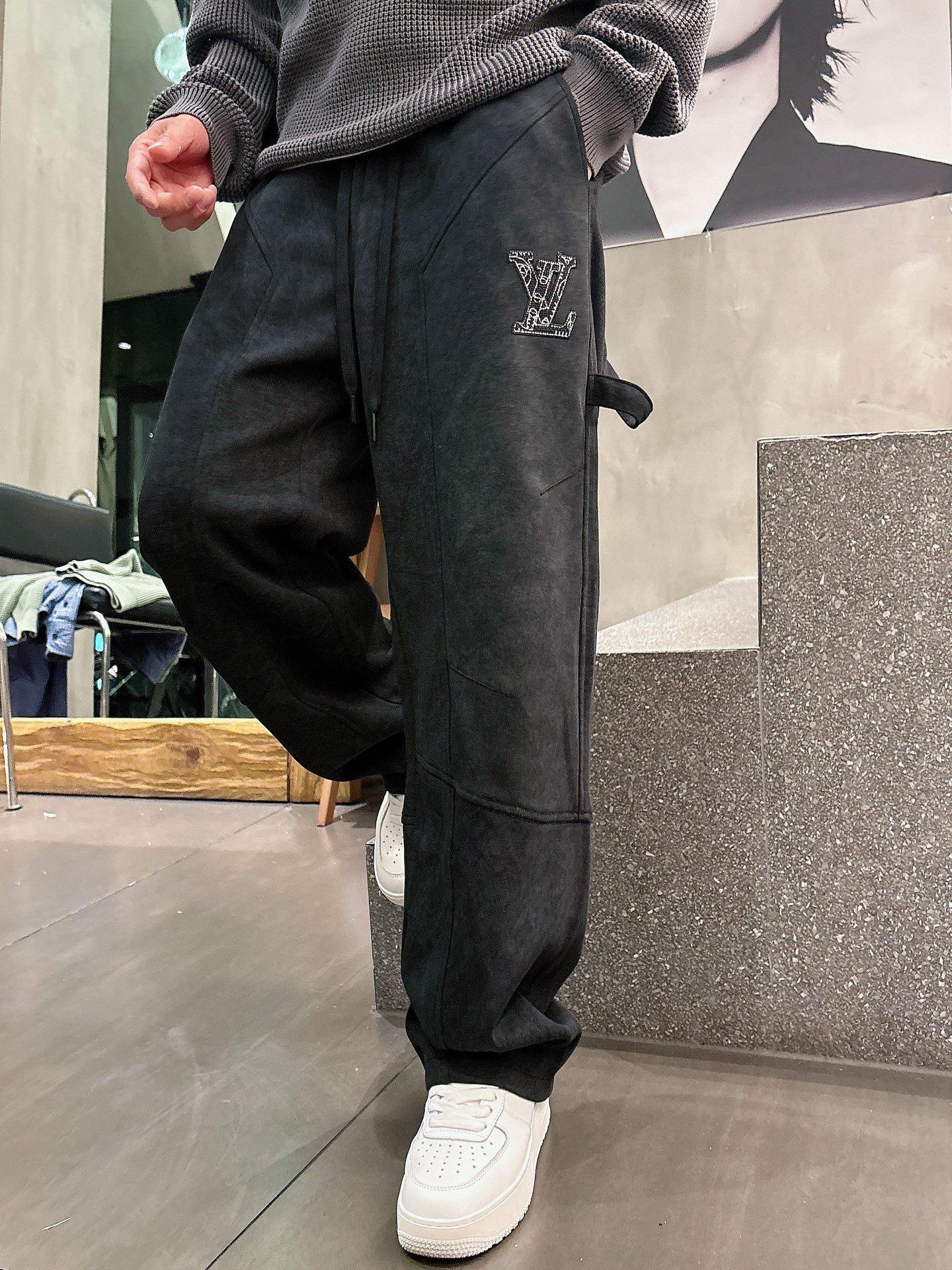 Louis Vuitton Basic Clothing M-l-xl