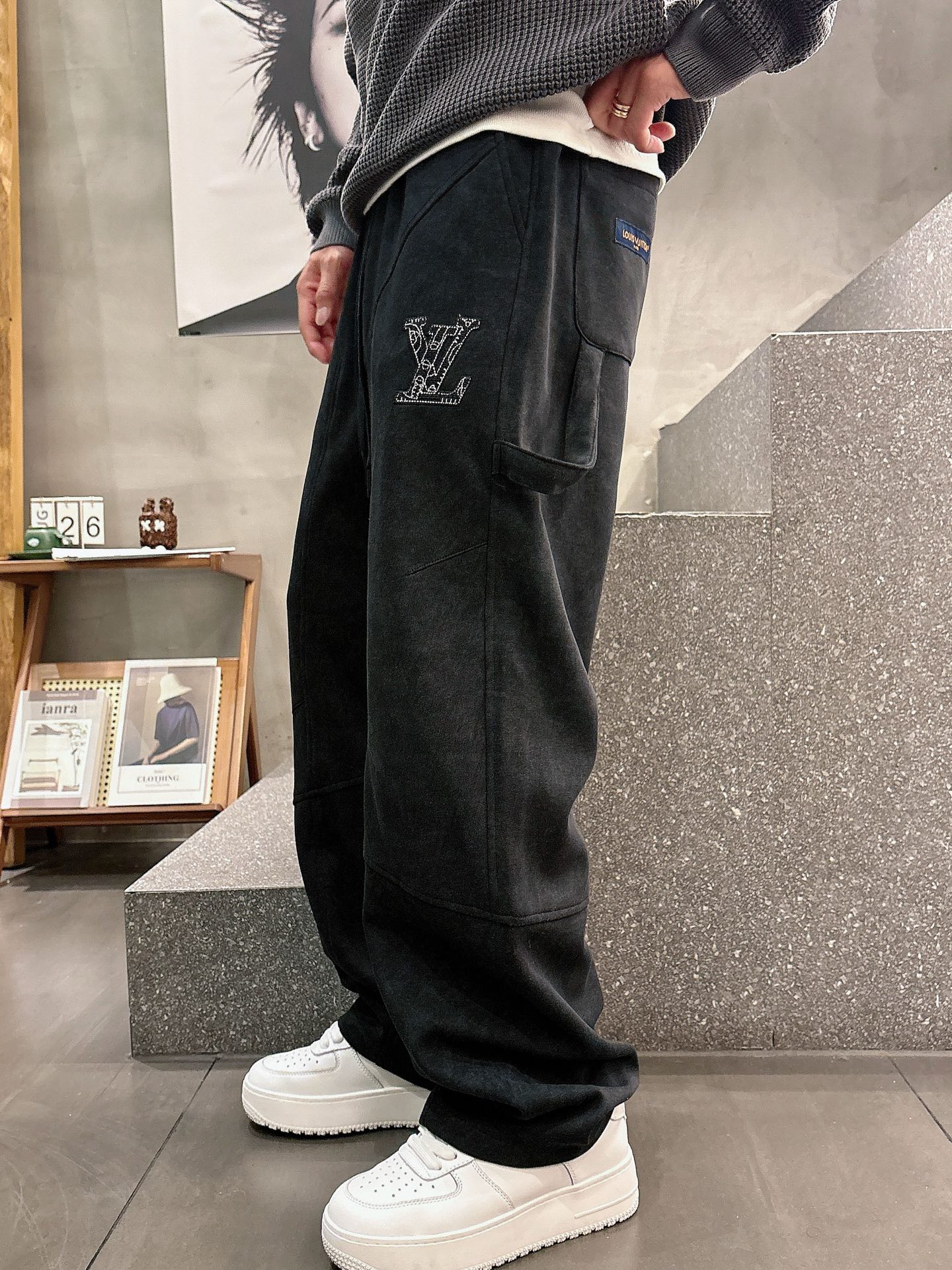 Louis Vuitton Basic Clothing M-l-xl