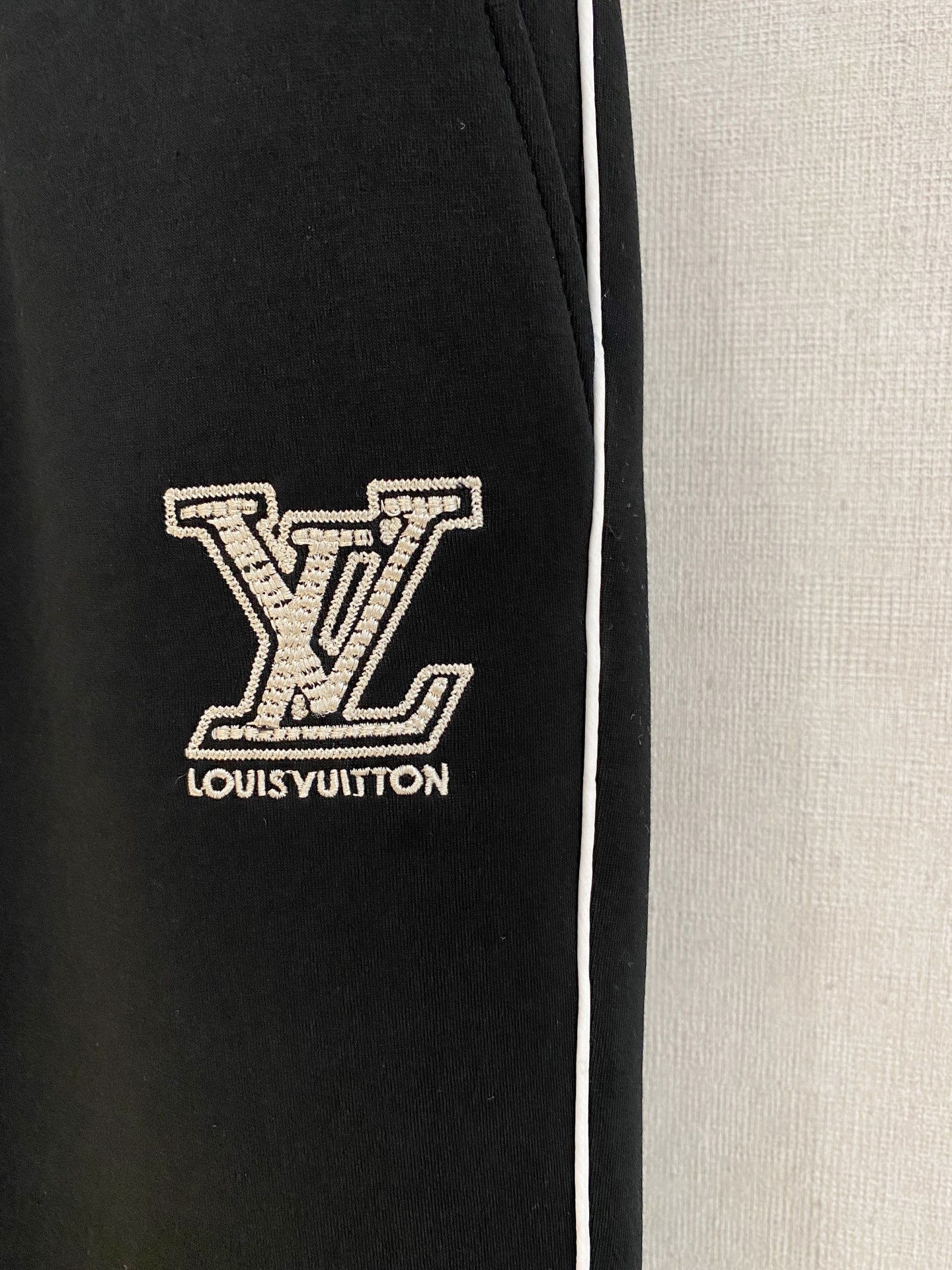 Louis Vuitton Basic Clothing S-m-l-xl