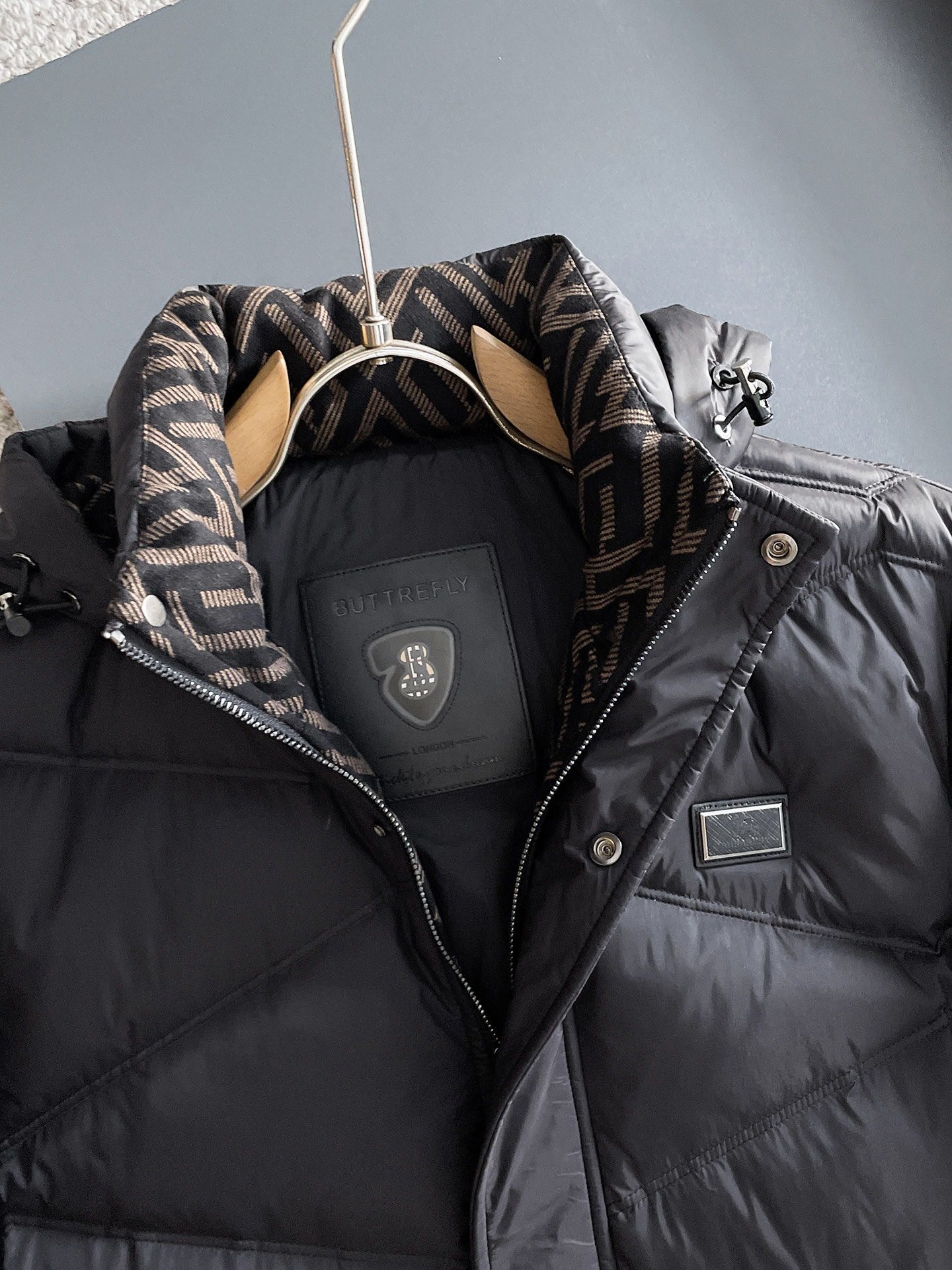 Burberry Down Jacket S-m-l-xl