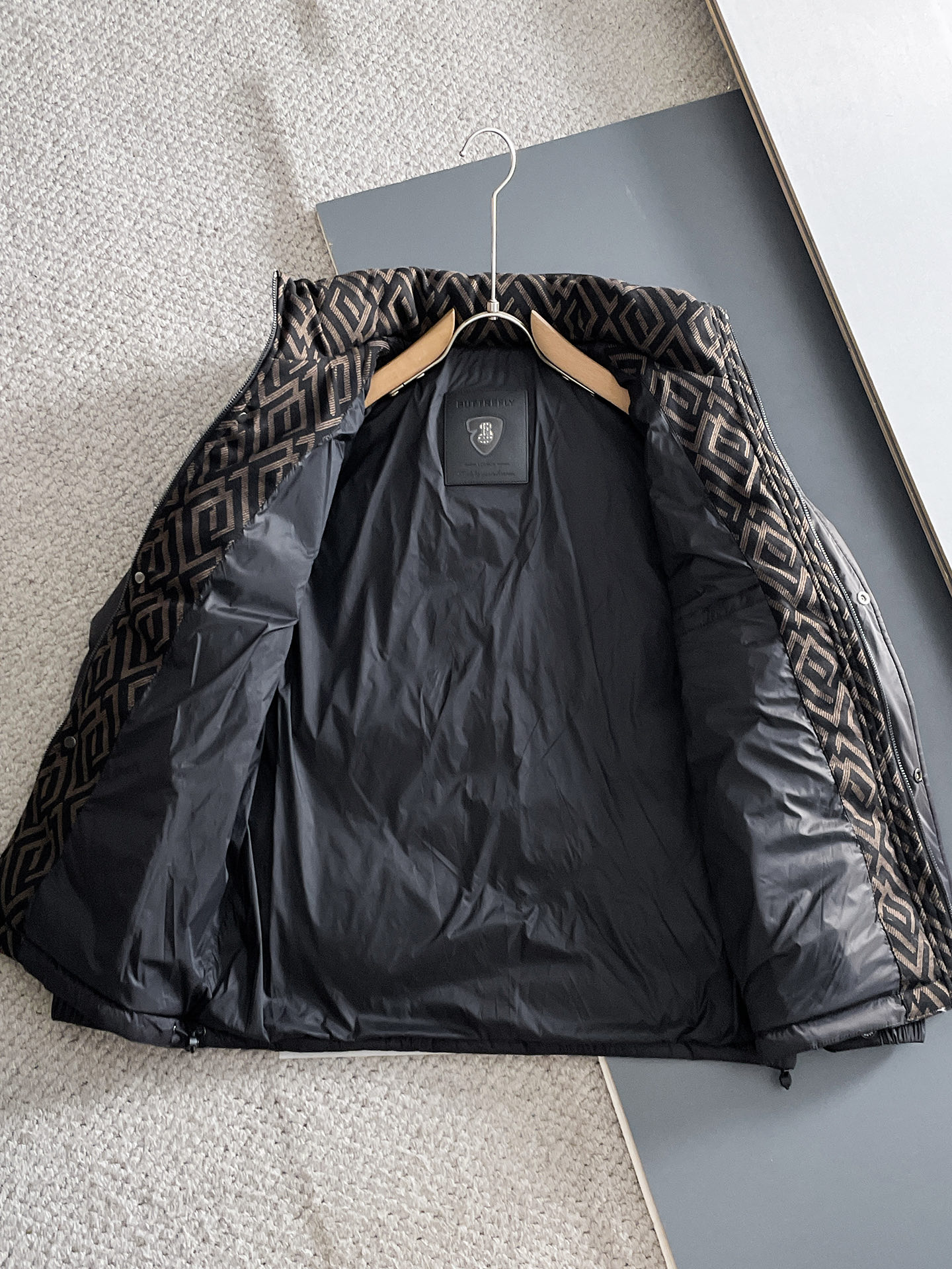 Burberry Down Jacket S-m-l-xl