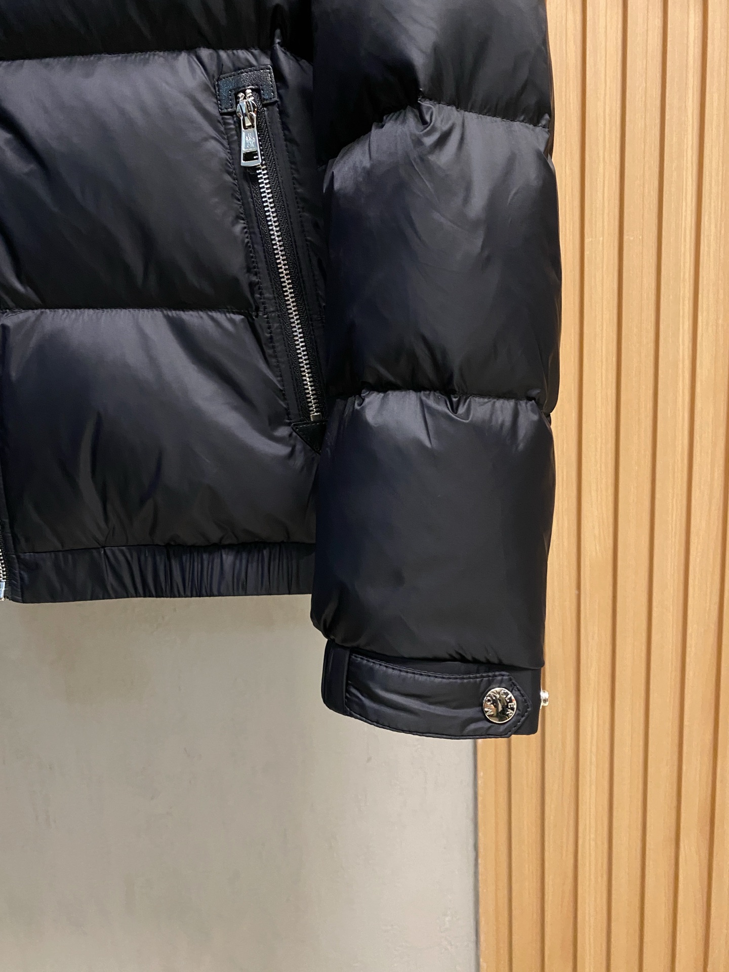 Moncler Down Jacket S-m-l-xl