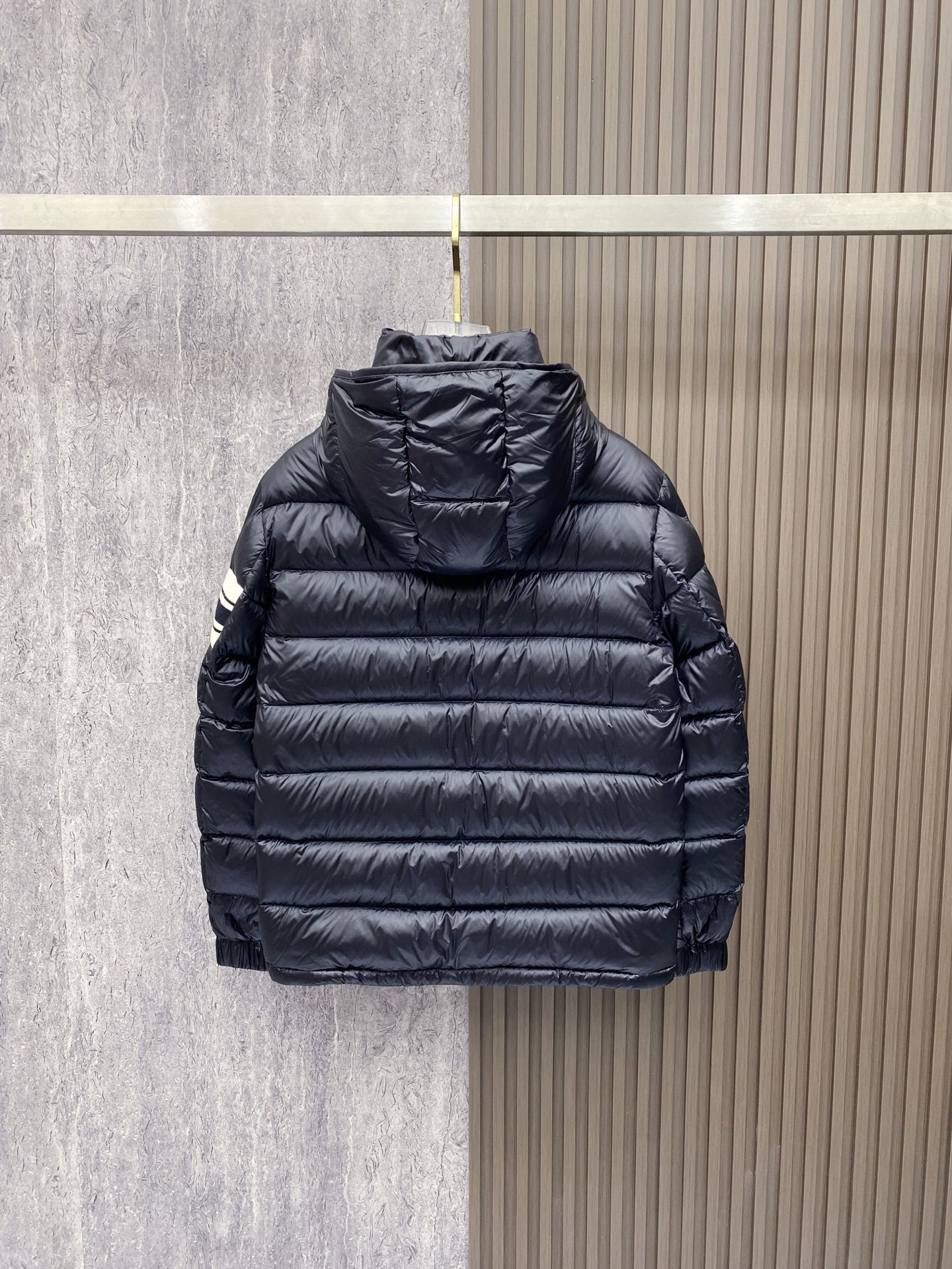 Moncler Down Jacket White Duck Down Black Hooded M-l
