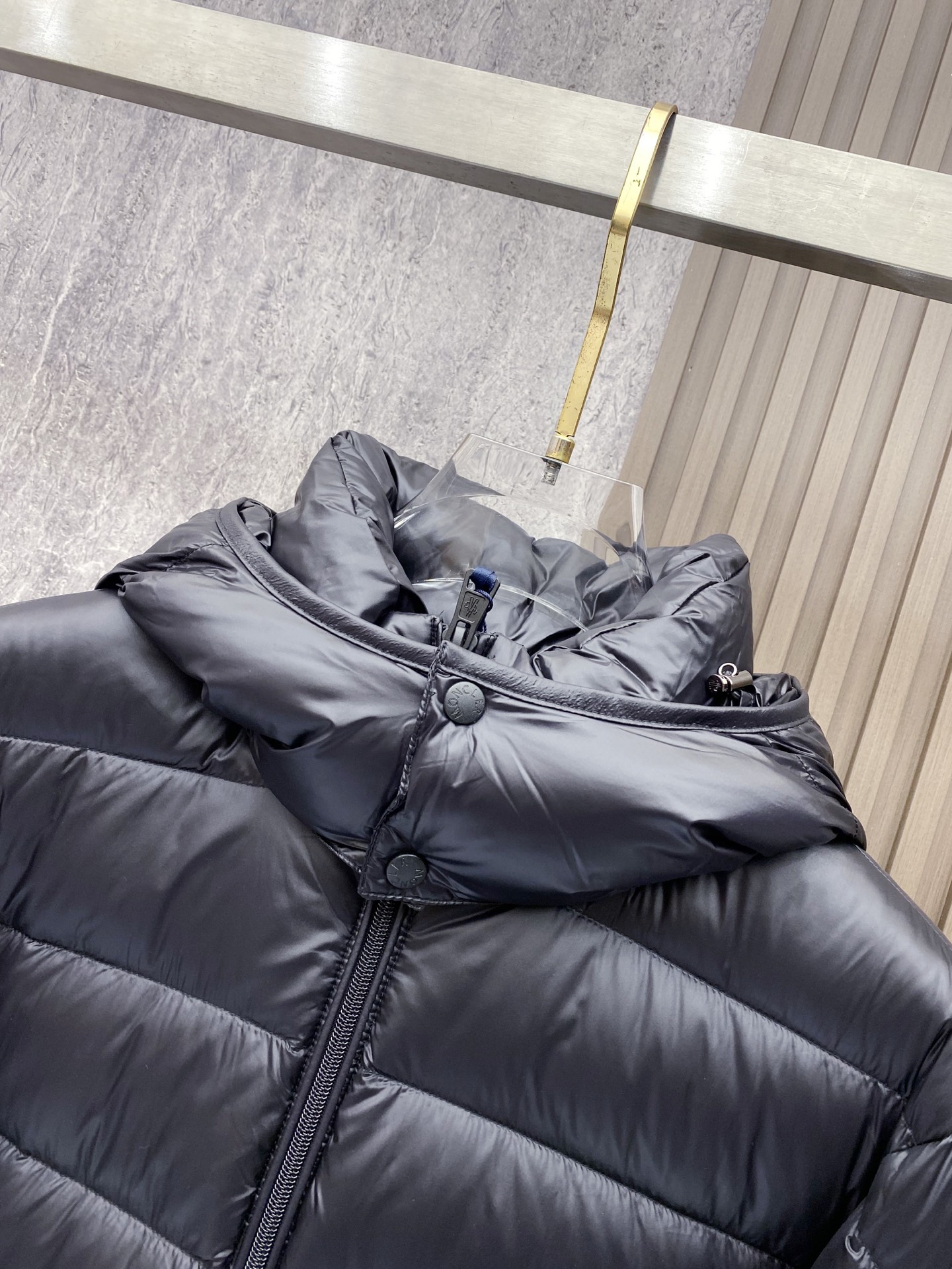 Moncler Down Jacket White Duck Down Black Hooded M-l