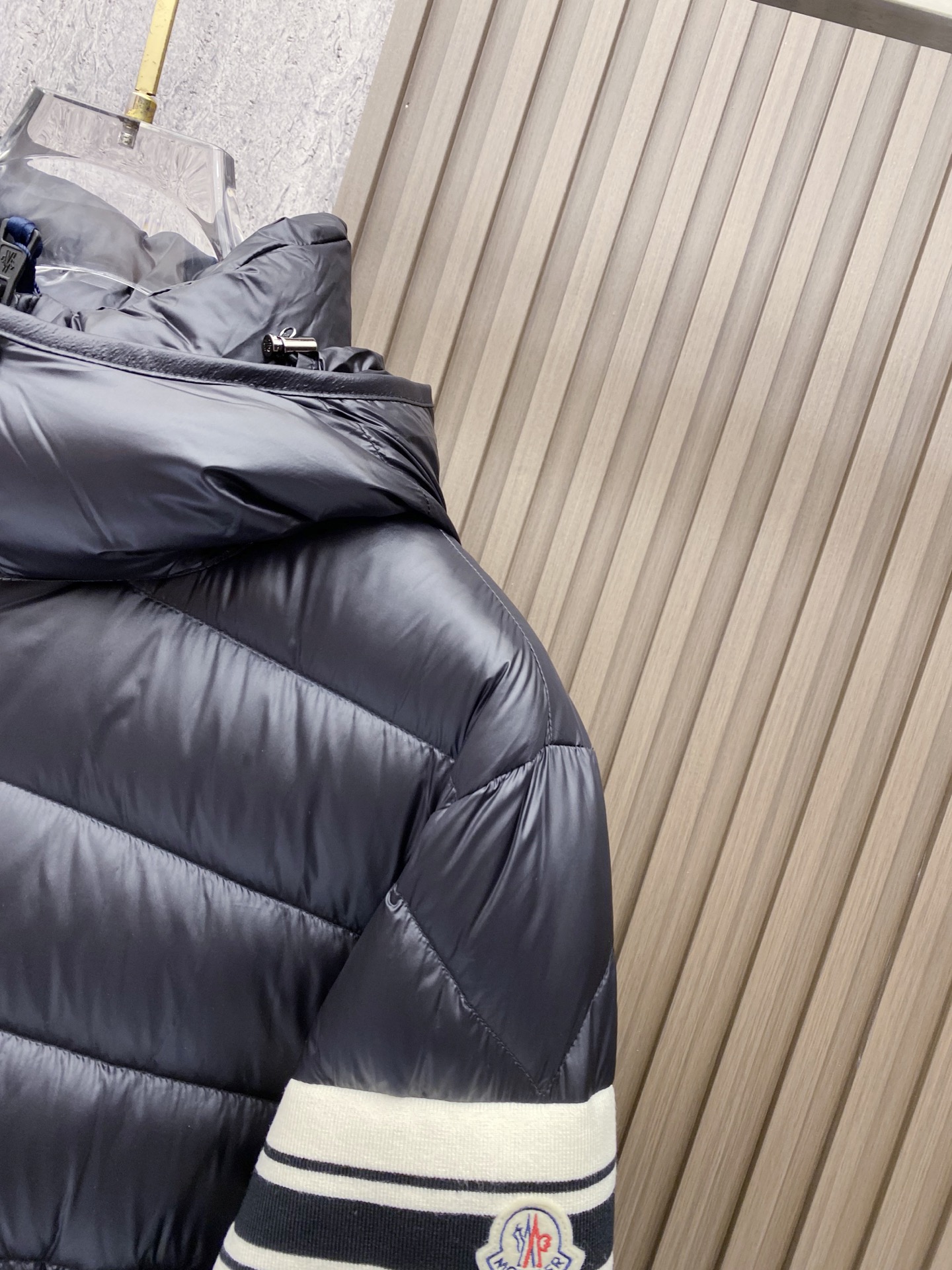 Moncler Down Jacket White Duck Down Black Hooded M-l