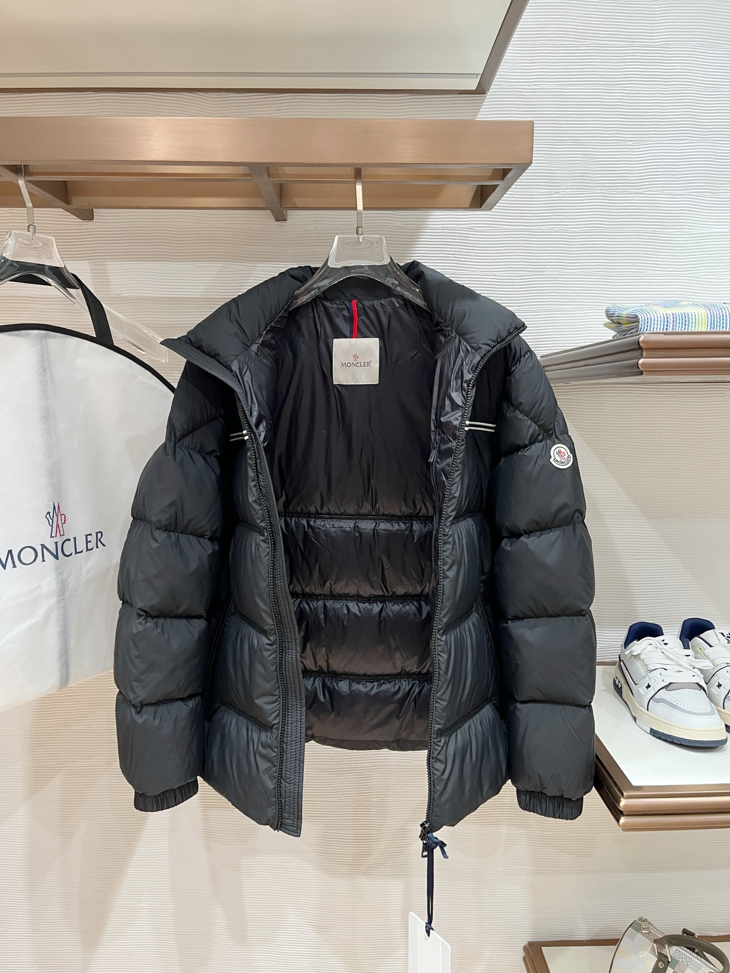 Moncler Down Jacket M-l