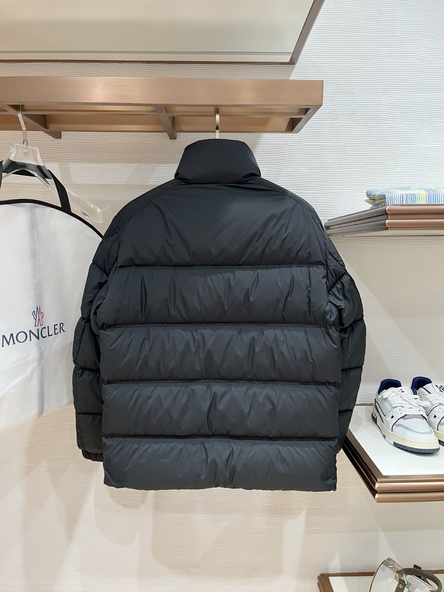 Moncler Down Jacket M-l