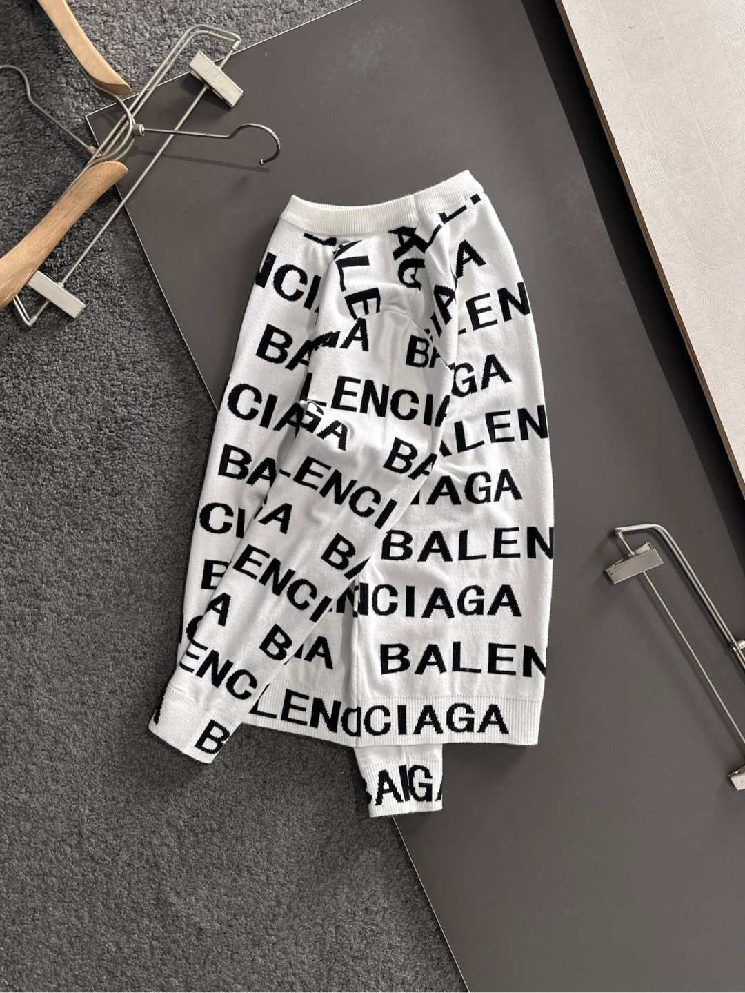Balenciaga Basic Clothing Knitted M-l-xl