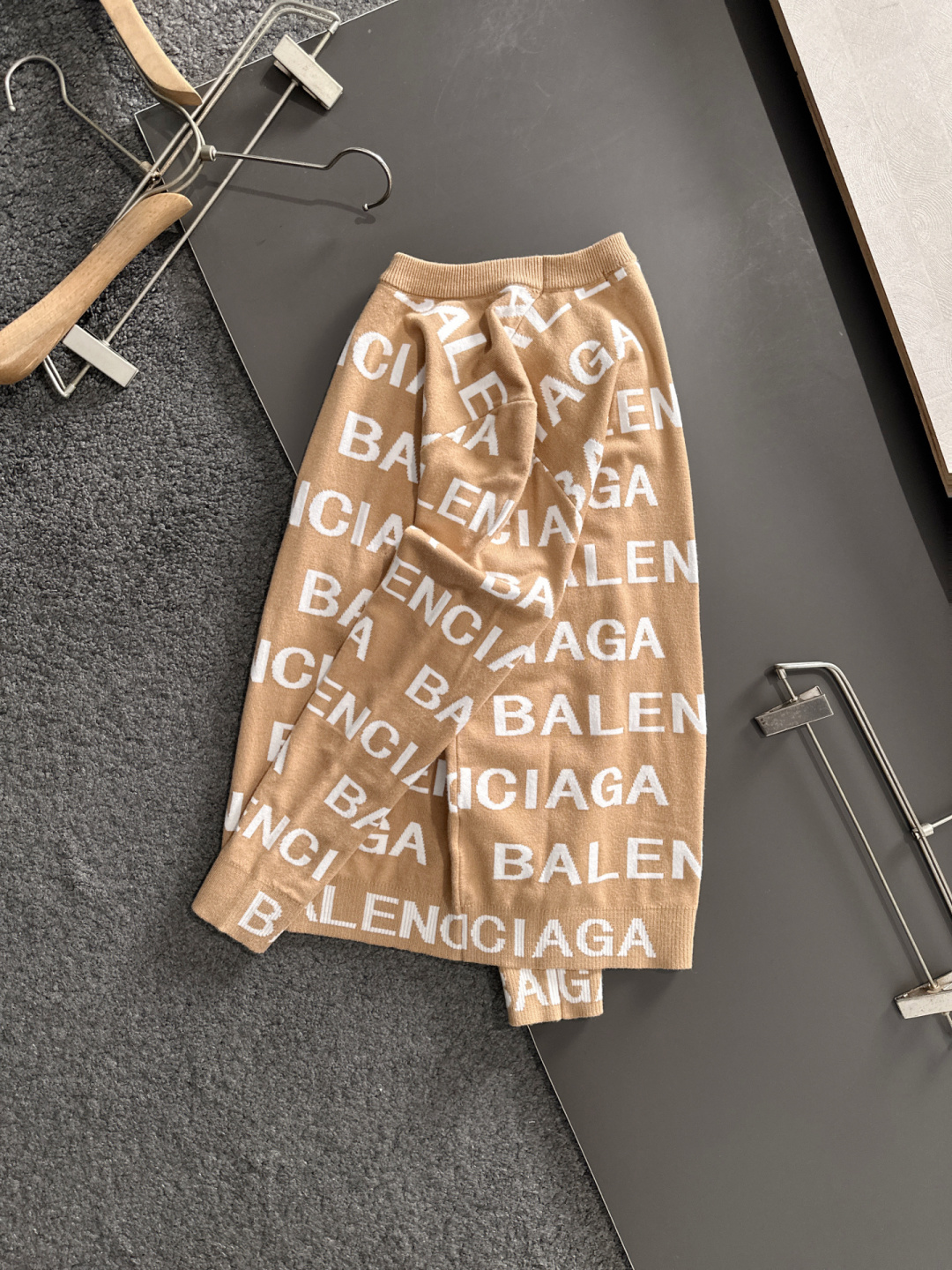 Balenciaga Basic Clothing Knitted M-l-xl