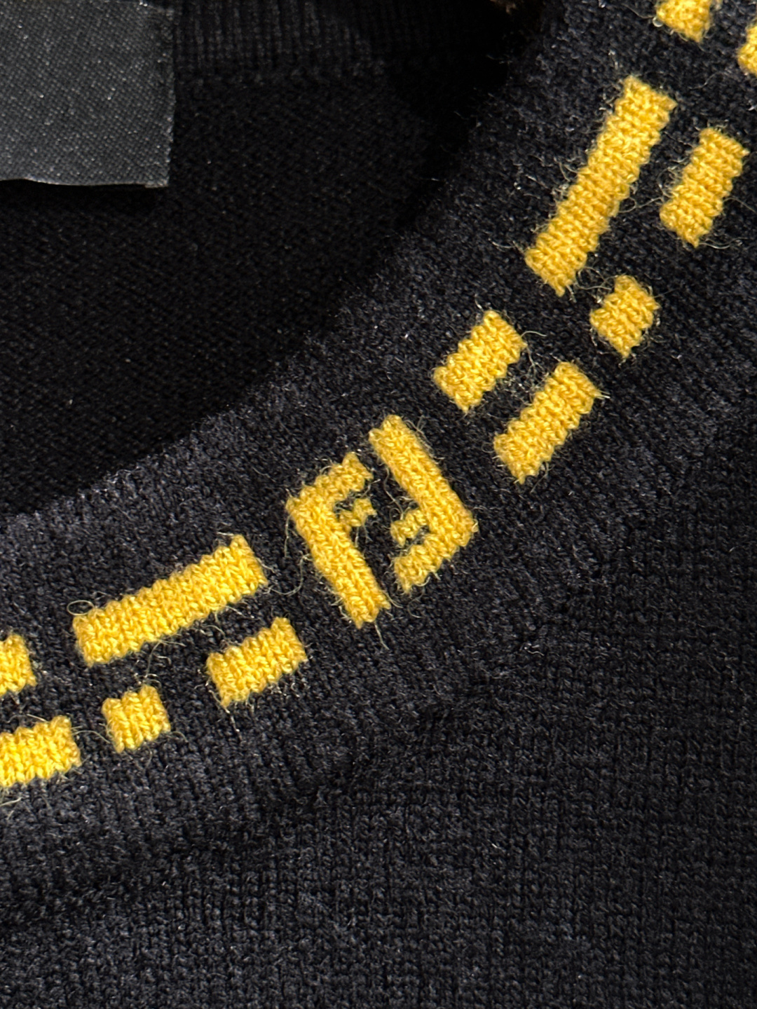 Fendi Basic Clothing Knitted M-xl