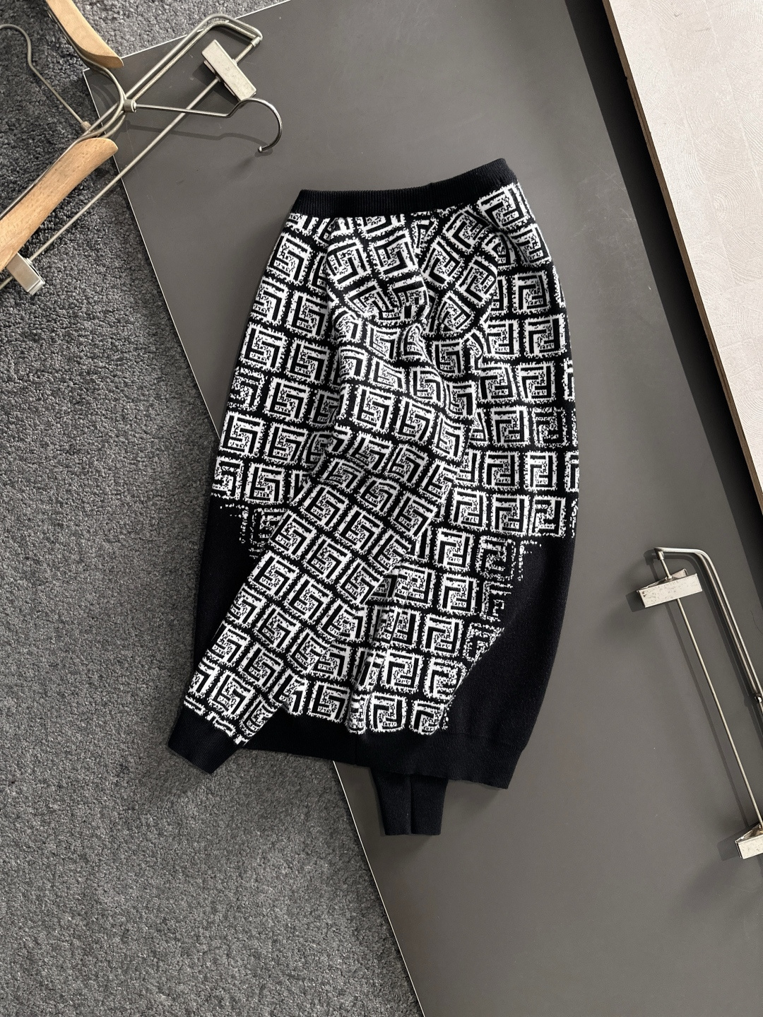 Fendi Basic Clothing Knitted M-xl