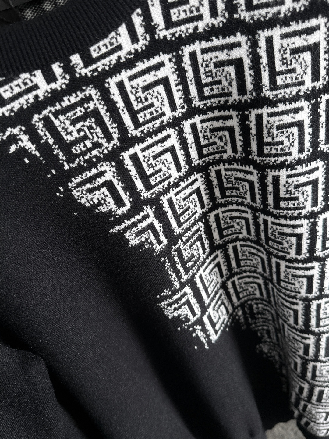 Fendi Basic Clothing Knitted M-xl