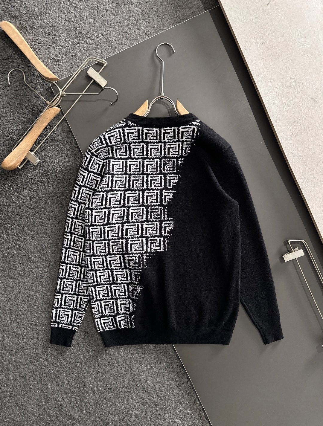 Fendi Basic Clothing Knitted M-xl