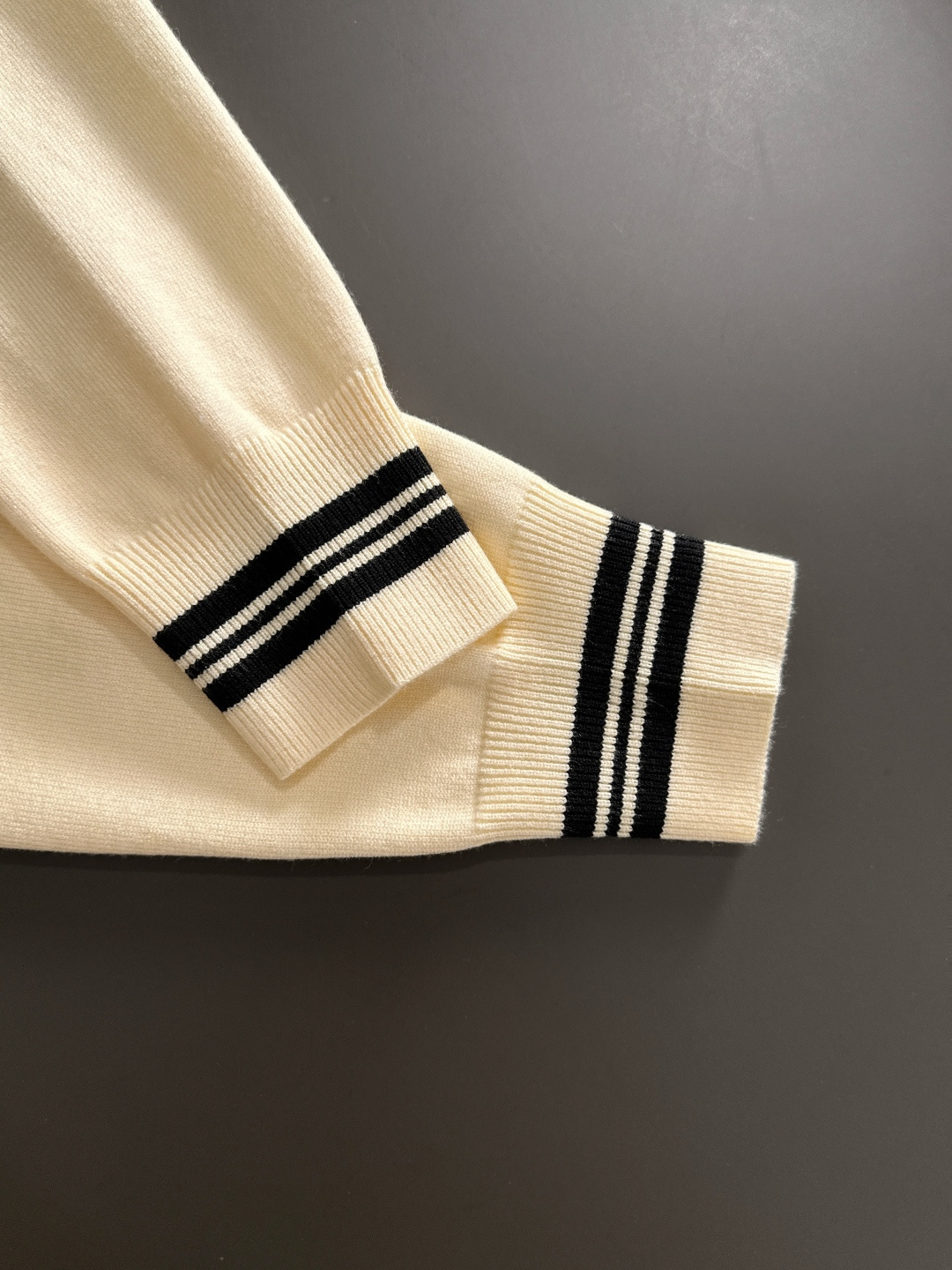 Gucci Basic Clothing Wool M-xl