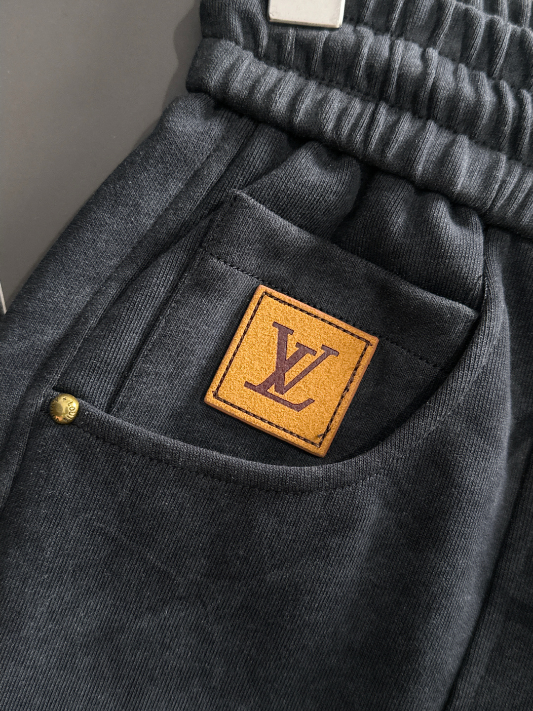 Louis Vuitton Basic Clothing M-xl