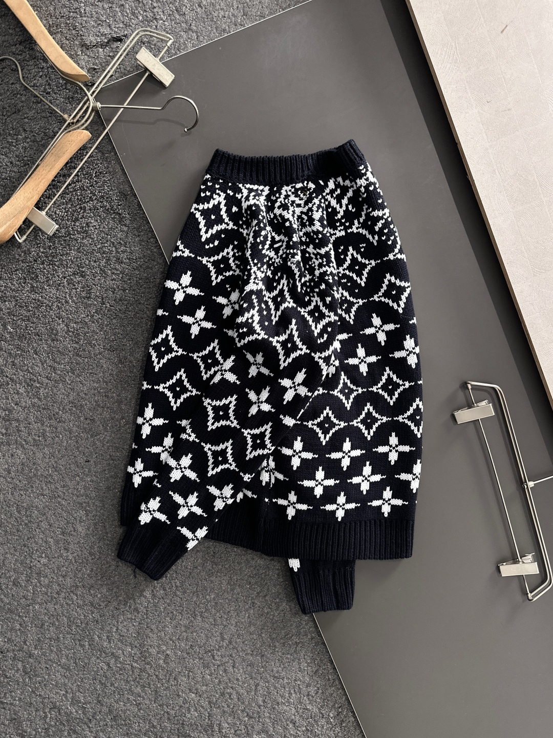 Louis Vuitton Basic Clothing Wool M-l-xl