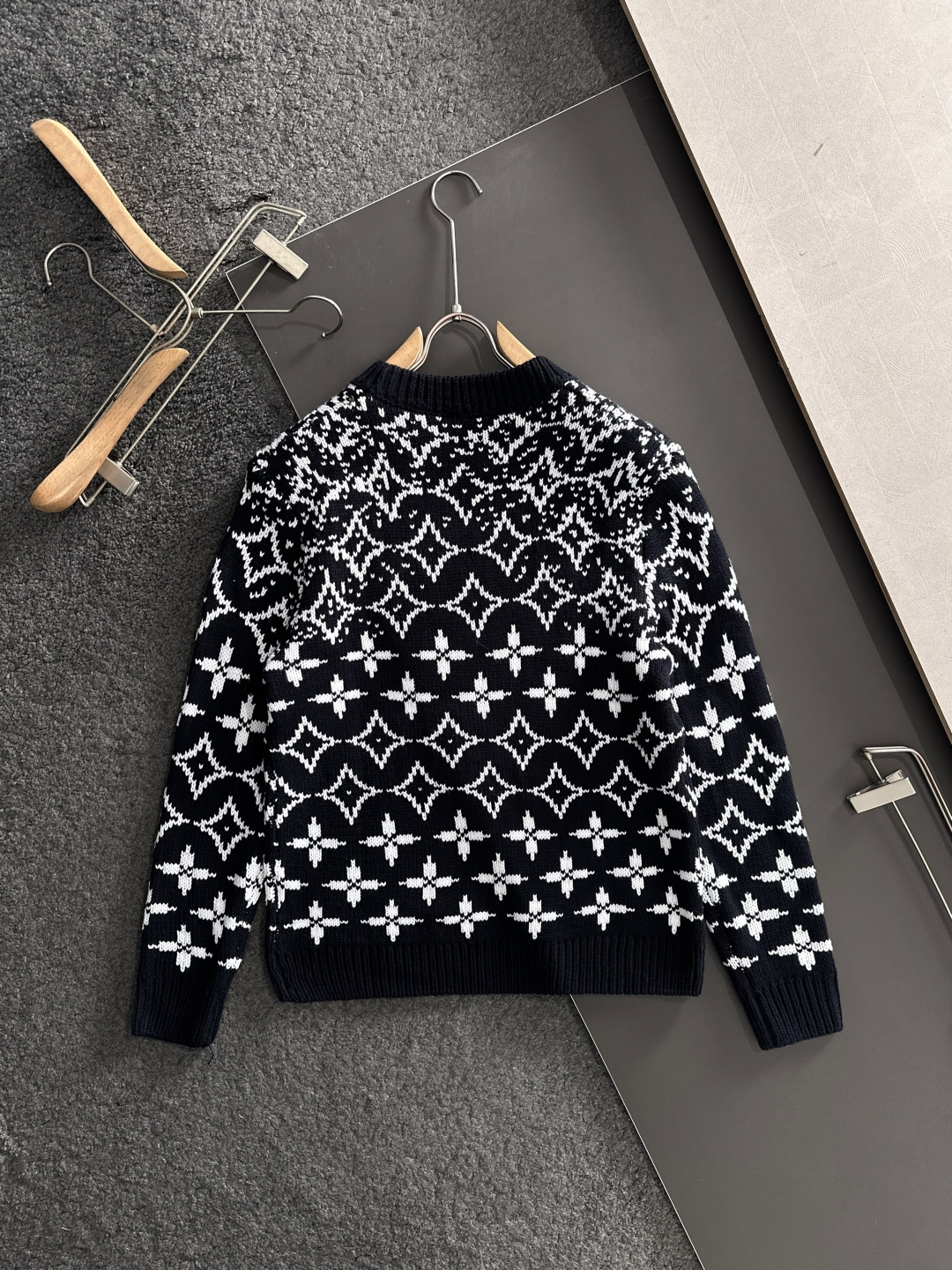 Louis Vuitton Basic Clothing Wool M-l-xl