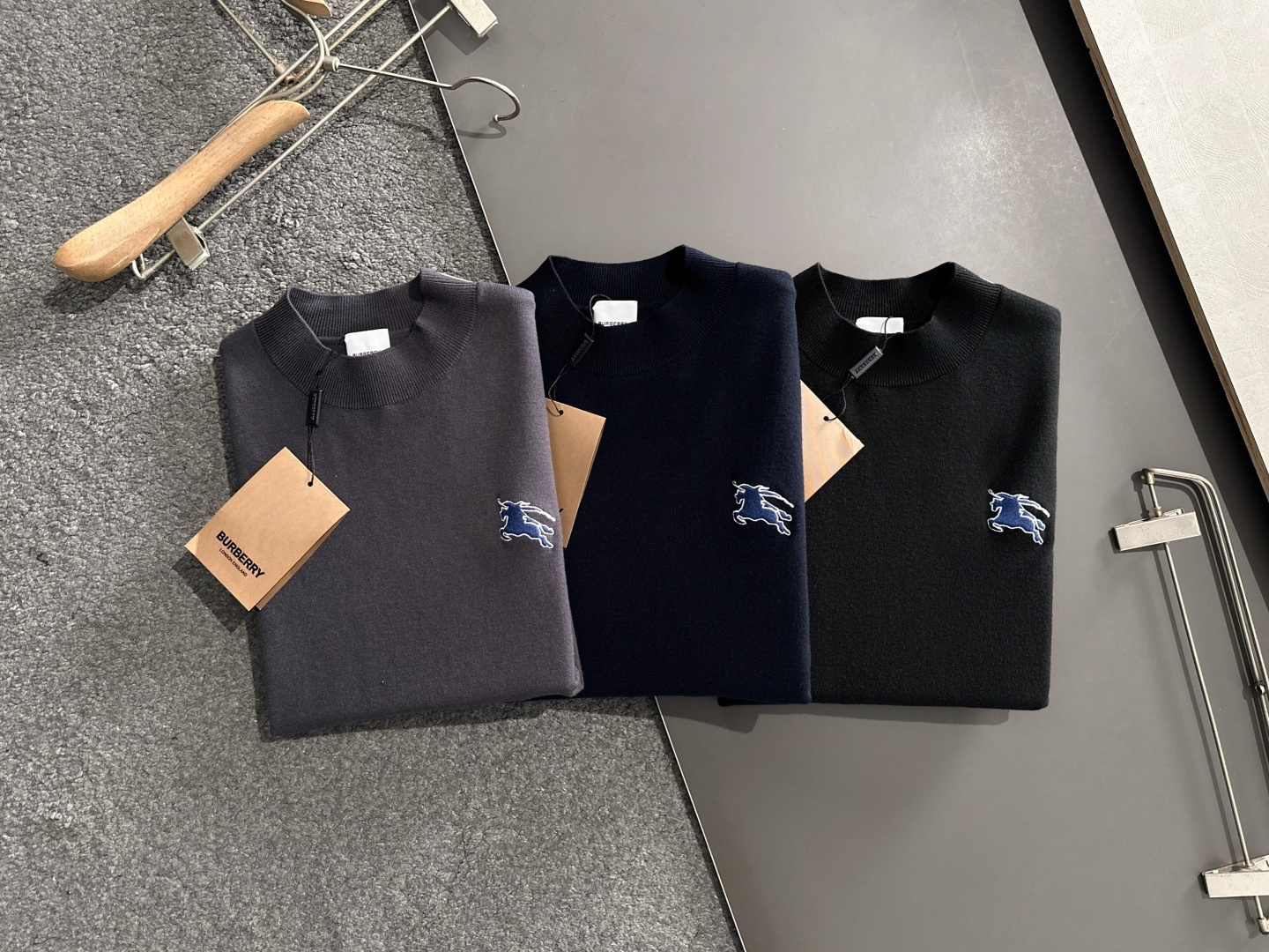 Burberry Basic Clothing Wool M-xl