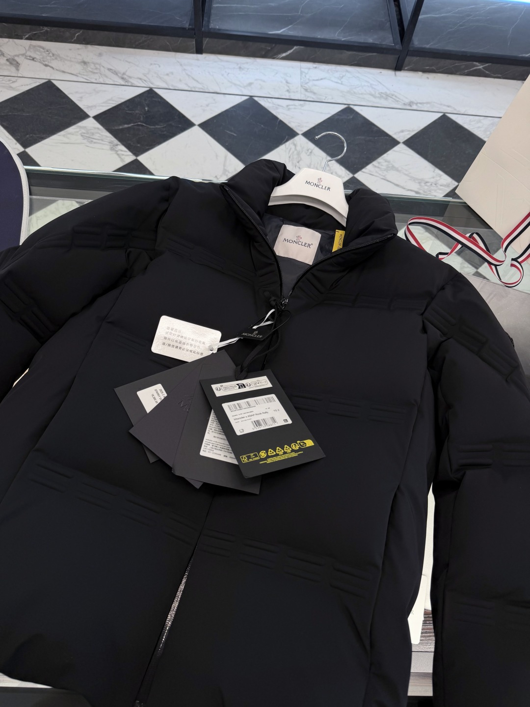 Moncler Female Jacket S-m-l