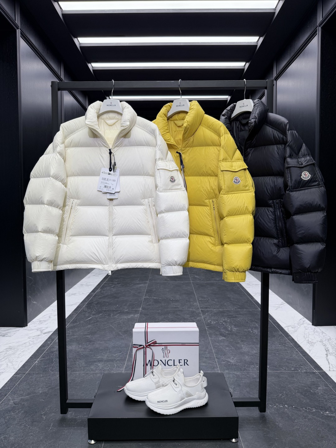 Moncler Male Jacket M-l