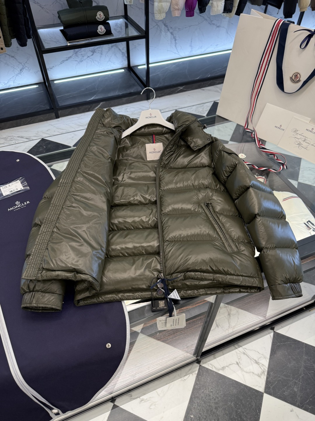 Moncler Down Jacket M-l