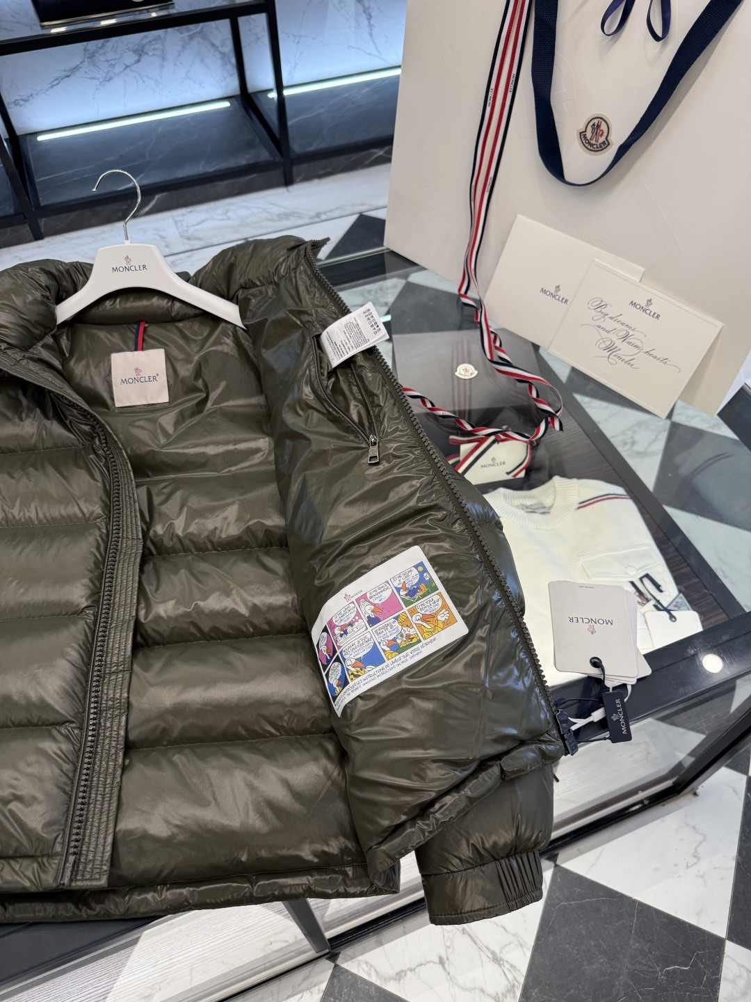 Moncler Down Jacket M-l