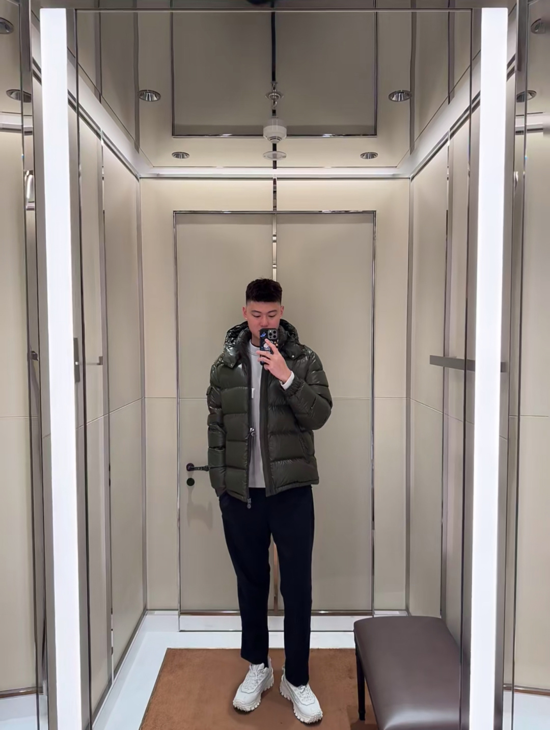 Moncler Down Jacket M-l