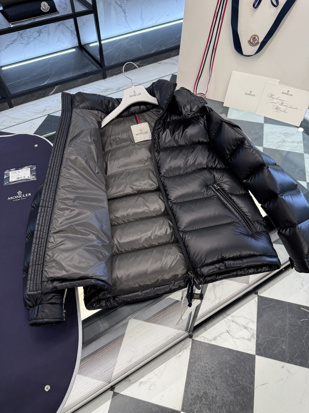 Moncler Down Jacket M-l