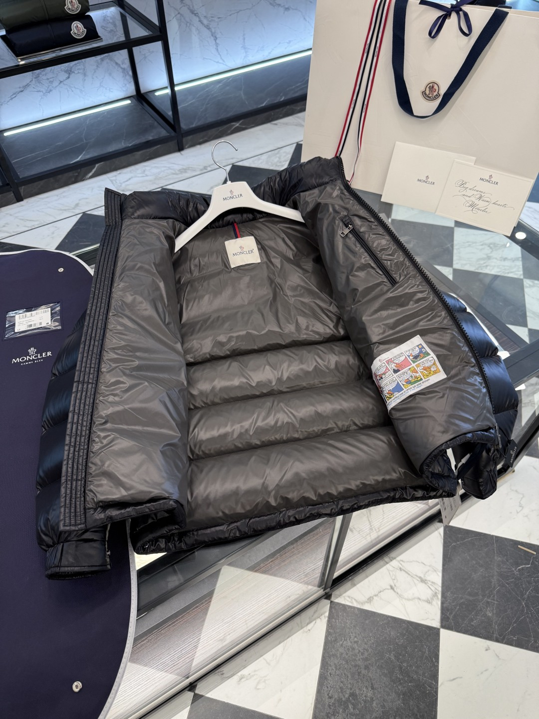 Moncler Down Jacket M-l