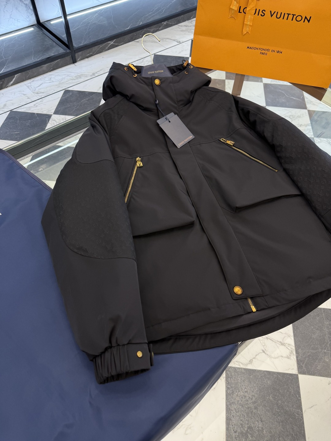 Louis Vuitton Down Jacket Hooded S-m-l
