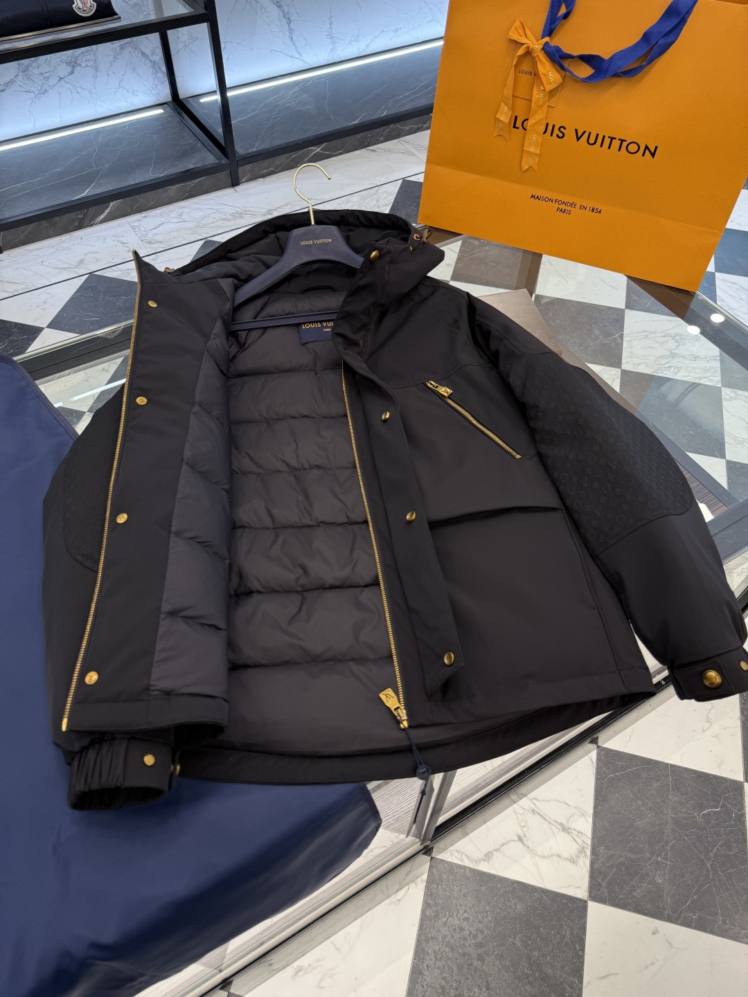 Louis Vuitton Down Jacket Hooded S-m-l