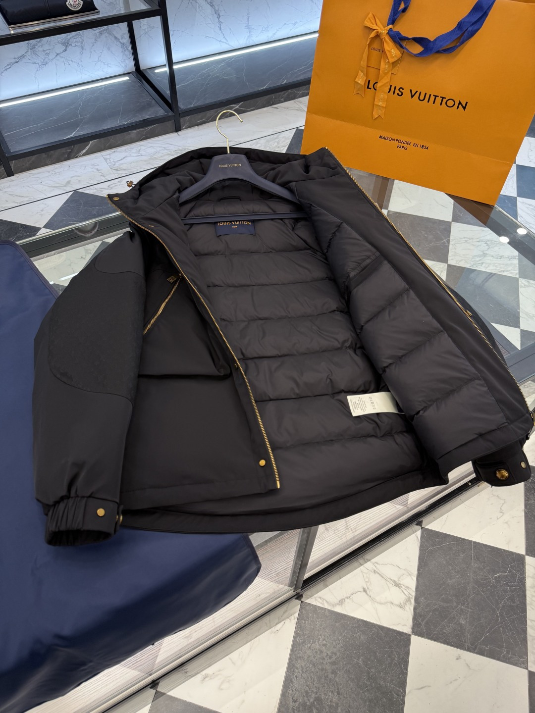 Louis Vuitton Down Jacket Hooded S-m-l