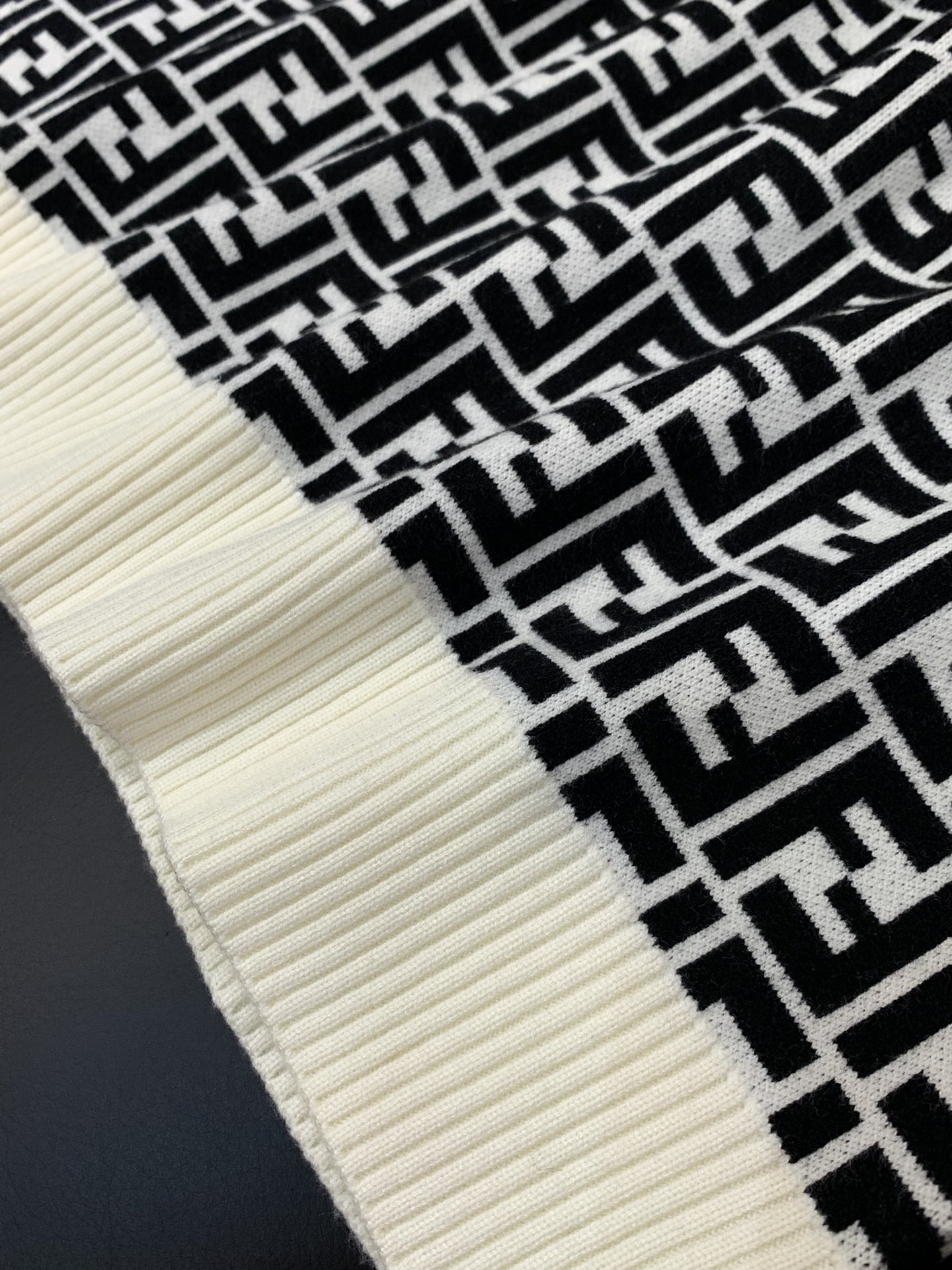 Fendi Basic Clothing Knitted M-l-xl