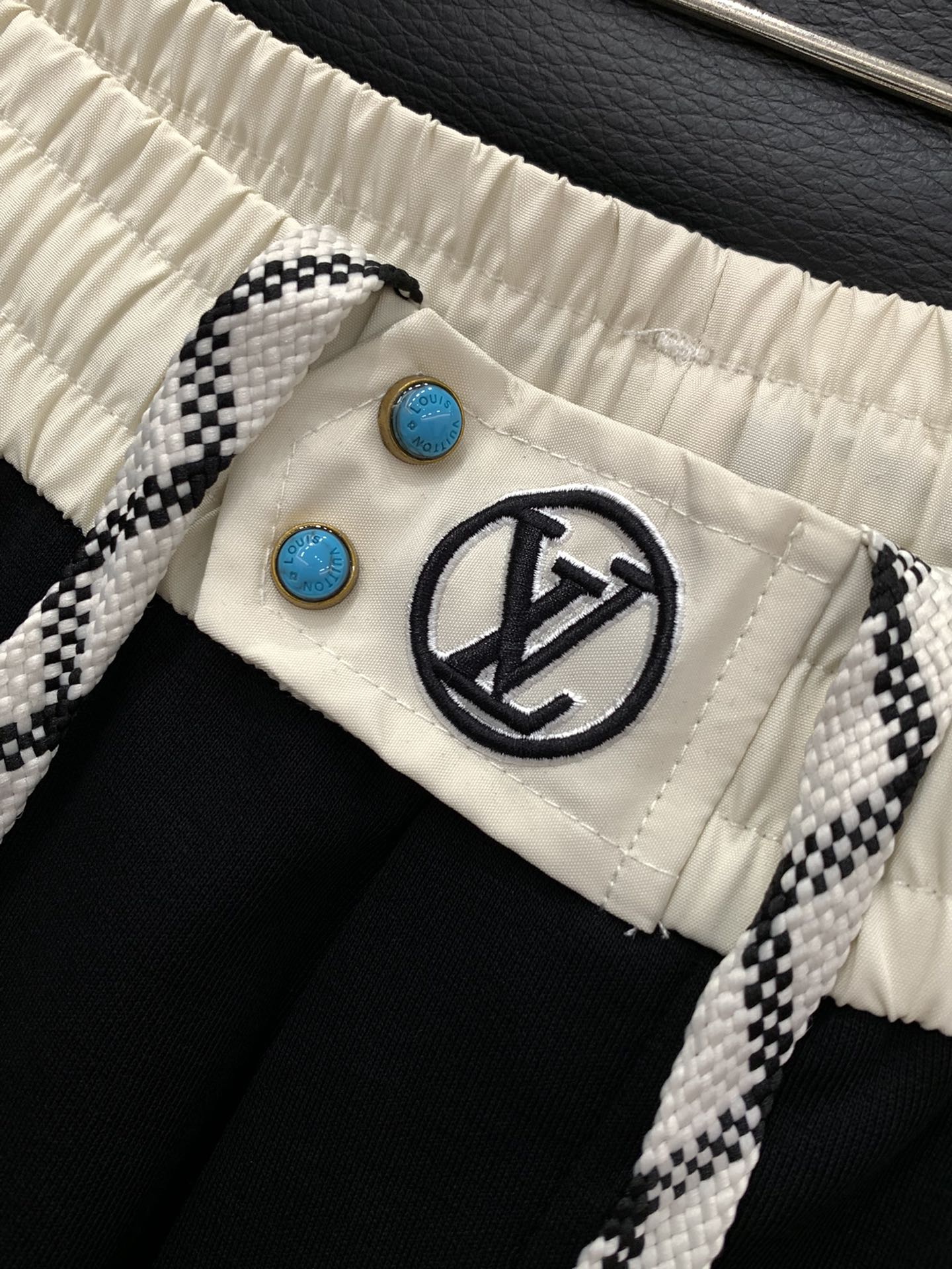 Louis Vuitton Basic Clothing S-m-l-xl