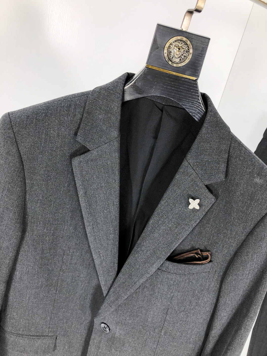 Louis Vuitton Male Basic Clothing Cotton Gray Slim Fit L-175130