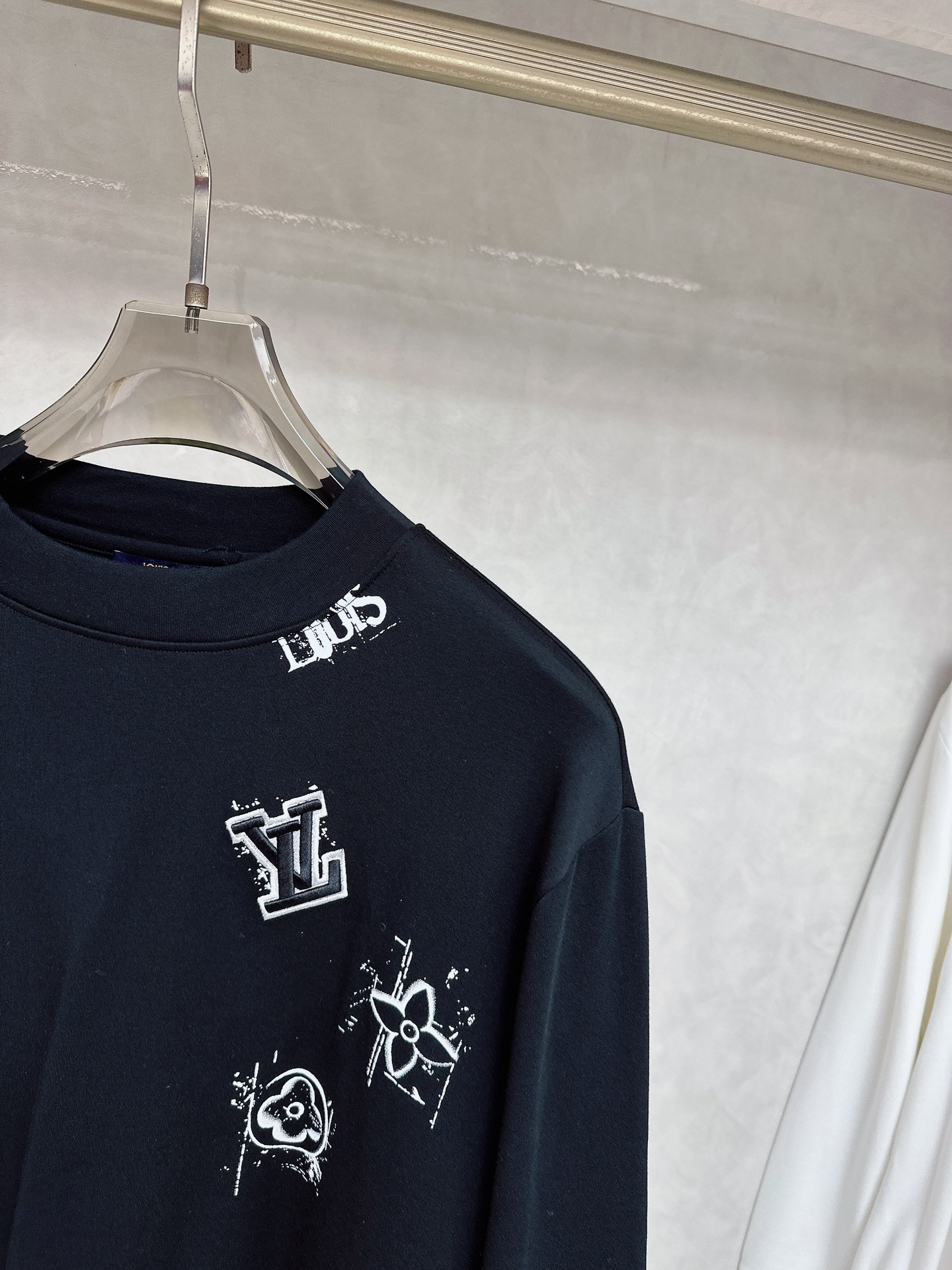 Louis Vuitton Basic Clothing S-l-xl