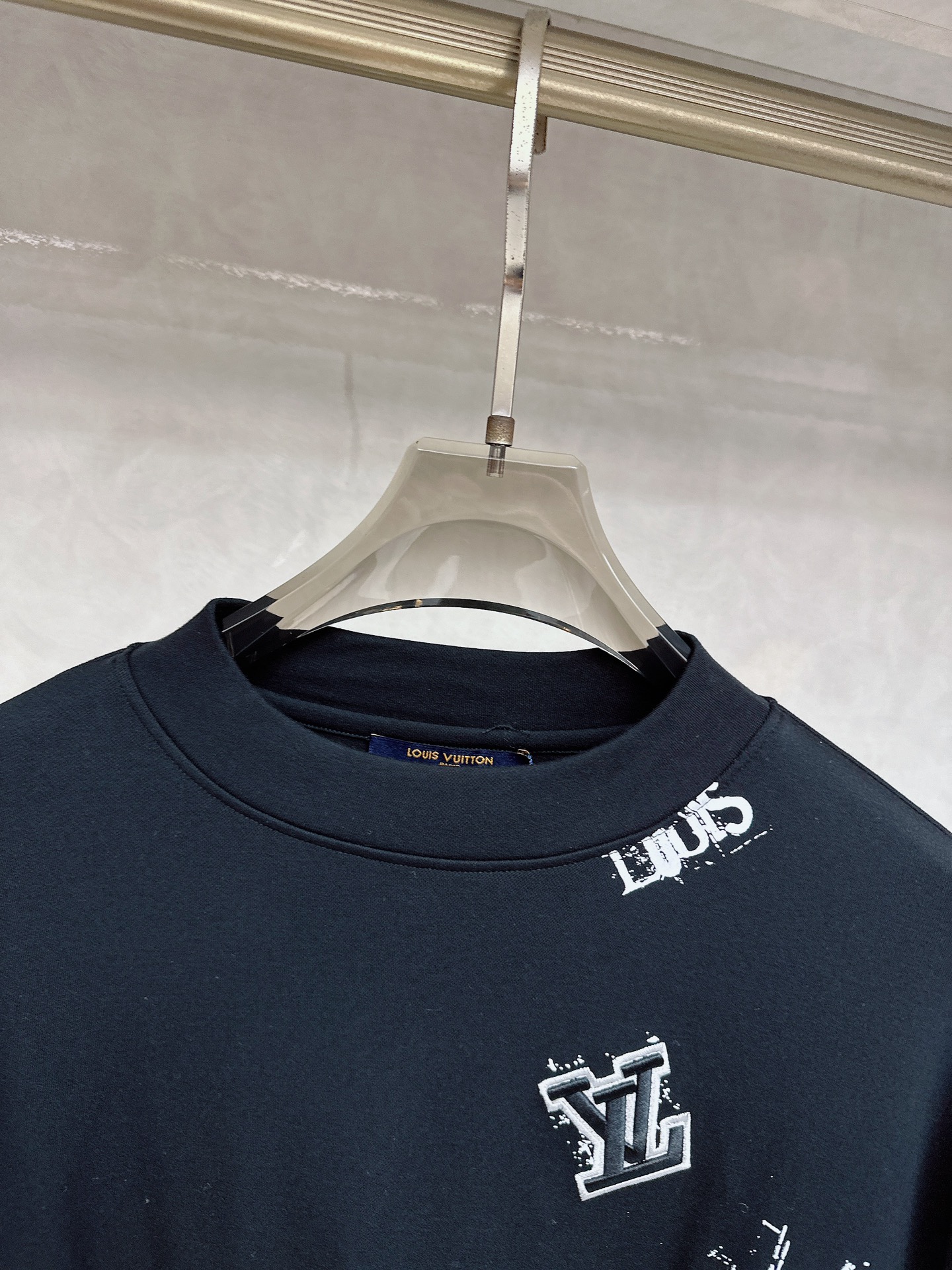 Louis Vuitton Basic Clothing S-l-xl
